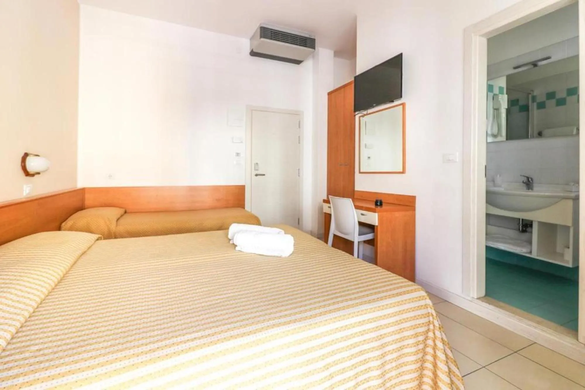 Bedroom, Bed in Hotel Jesulum