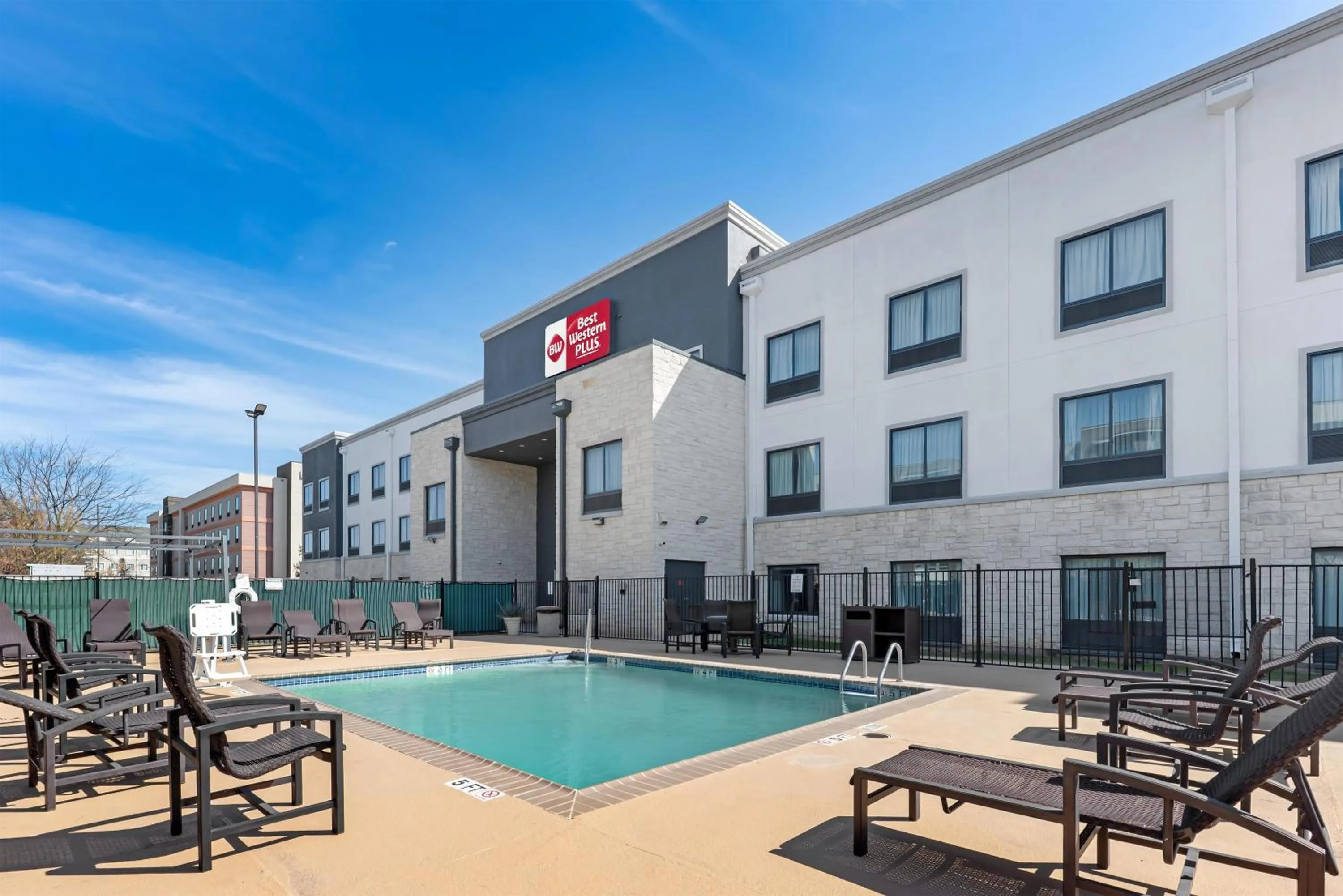 Pool view in Best Western Plus Austin Airport Inn & Suites