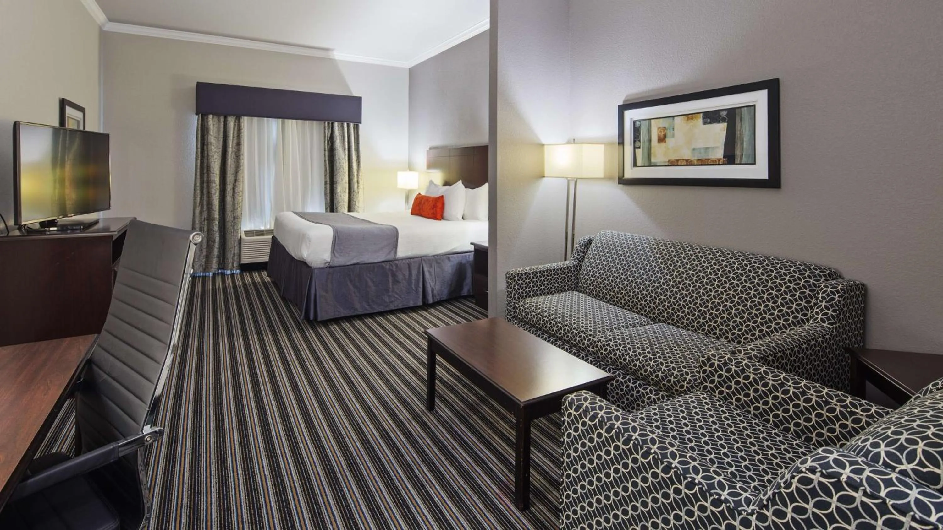Photo of the whole room, Bed in Best Western Plus Austin Airport Inn & Suites