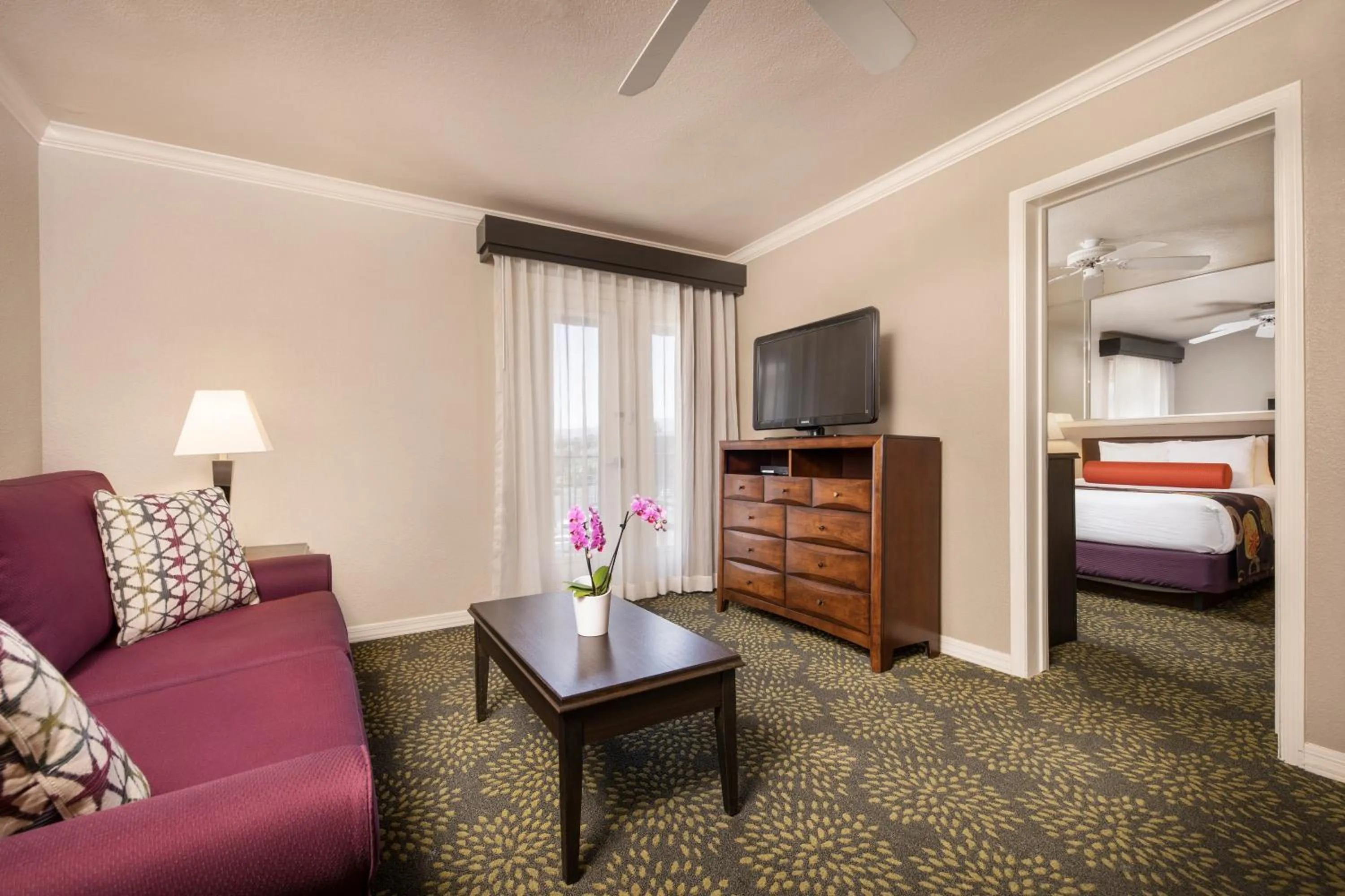 Bed in London Bridge Resort