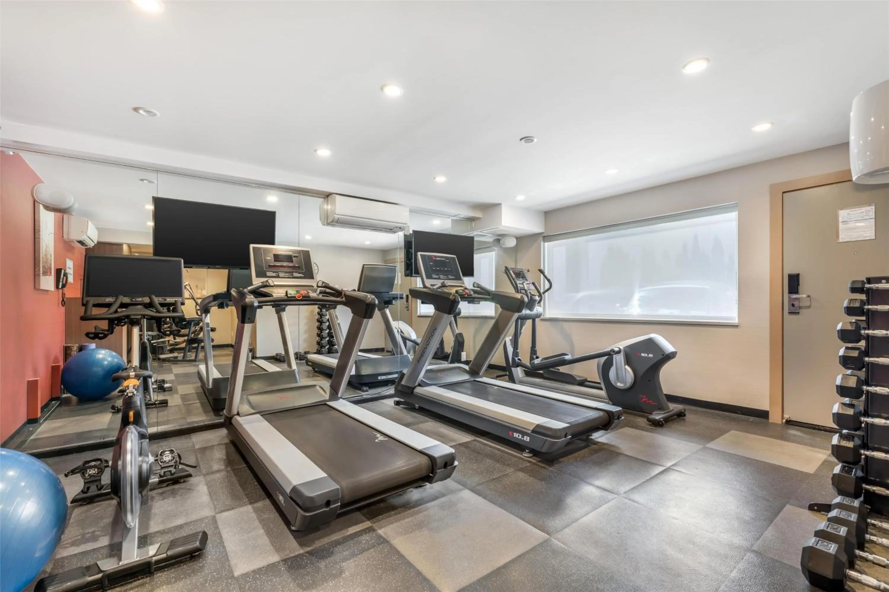 Fitness centre/facilities in Best Western PLUS Burnaby Hotel
