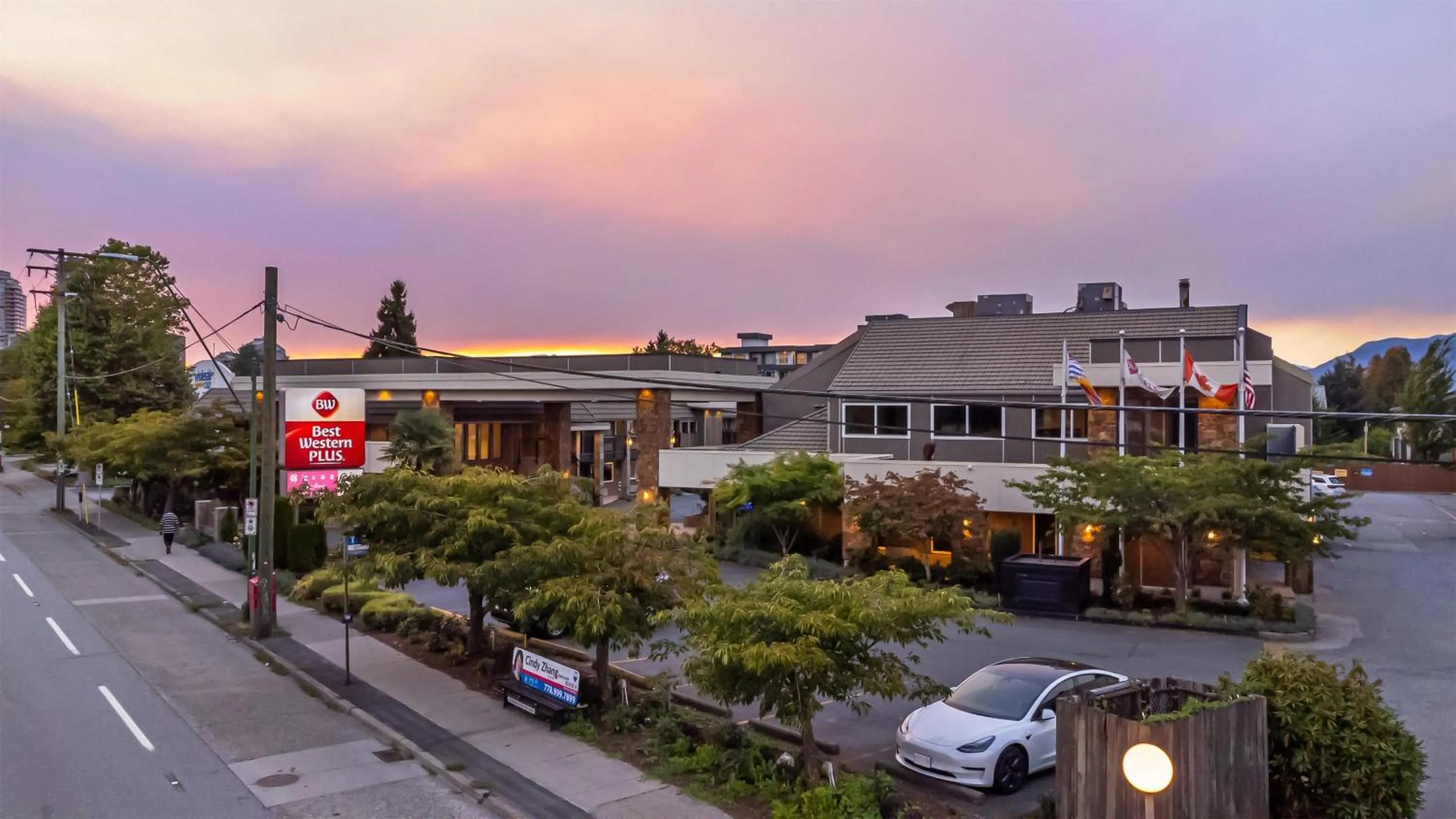 Property building in Best Western PLUS Burnaby Hotel