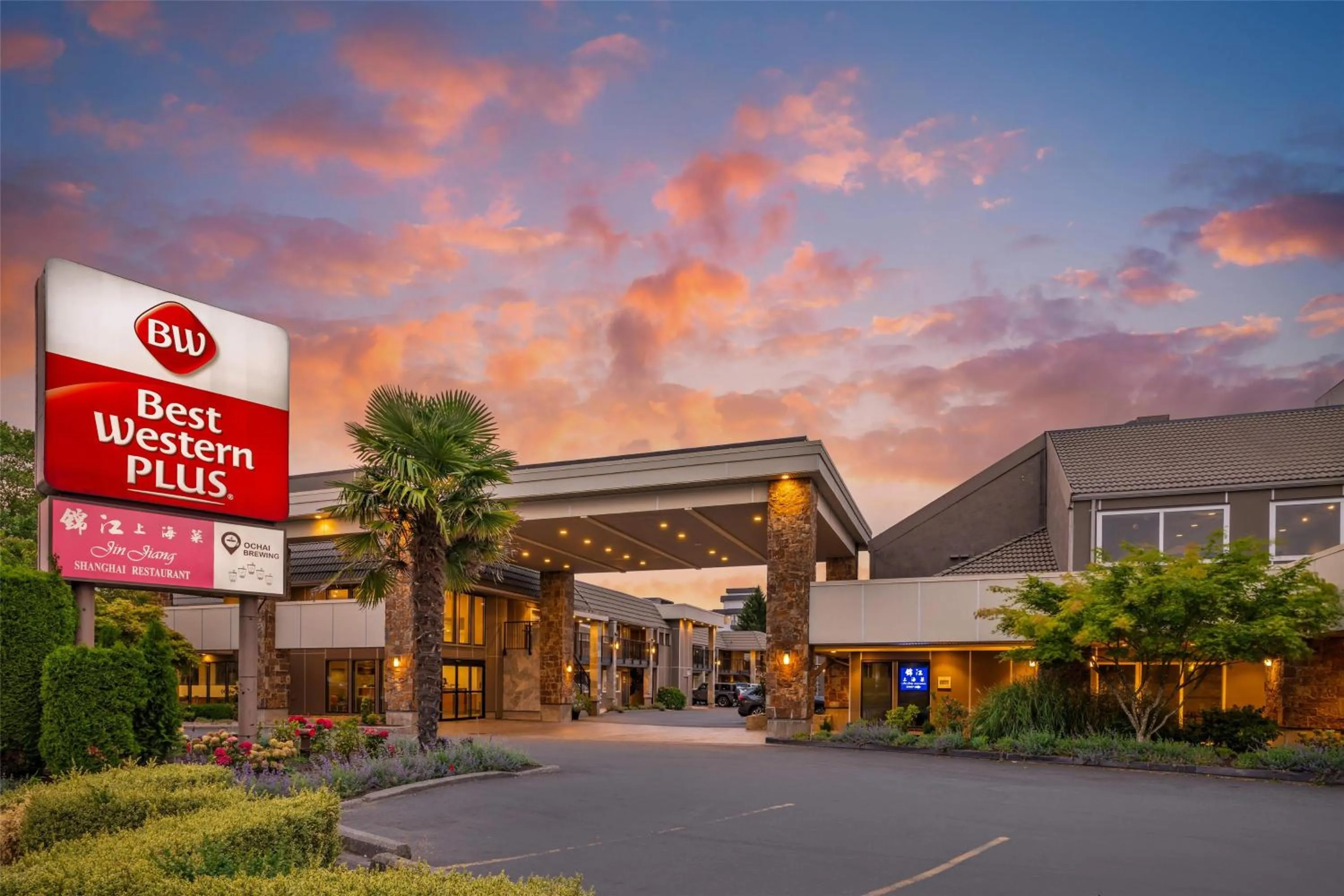 Property building in Best Western PLUS Burnaby Hotel