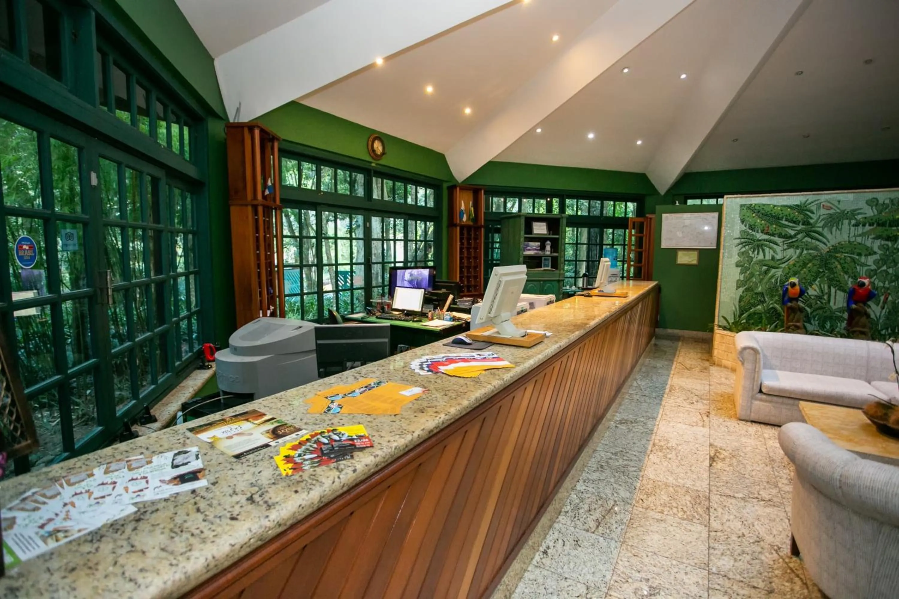 Lobby or reception in Bomtempo II Chales by Castelo Itaipava