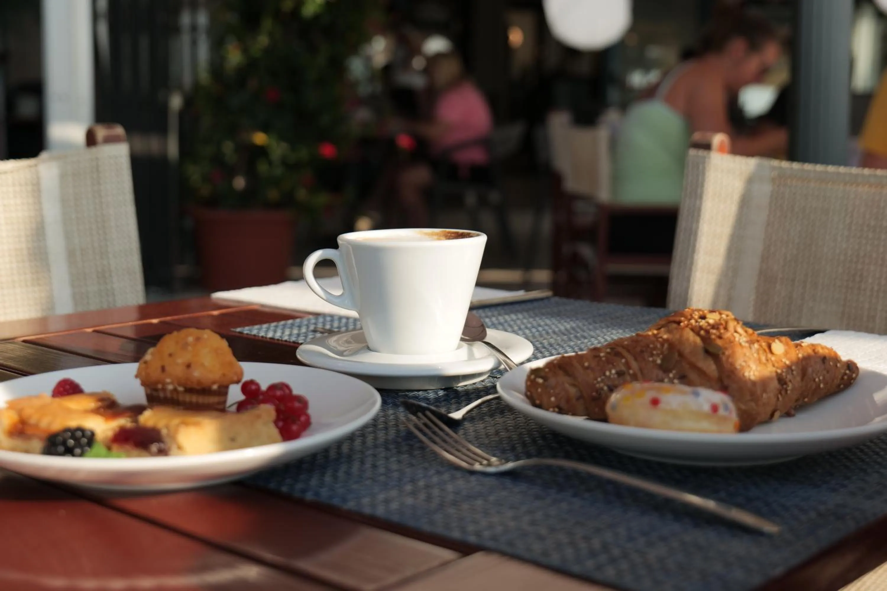 Breakfast in Hotel Delaville Frontemare