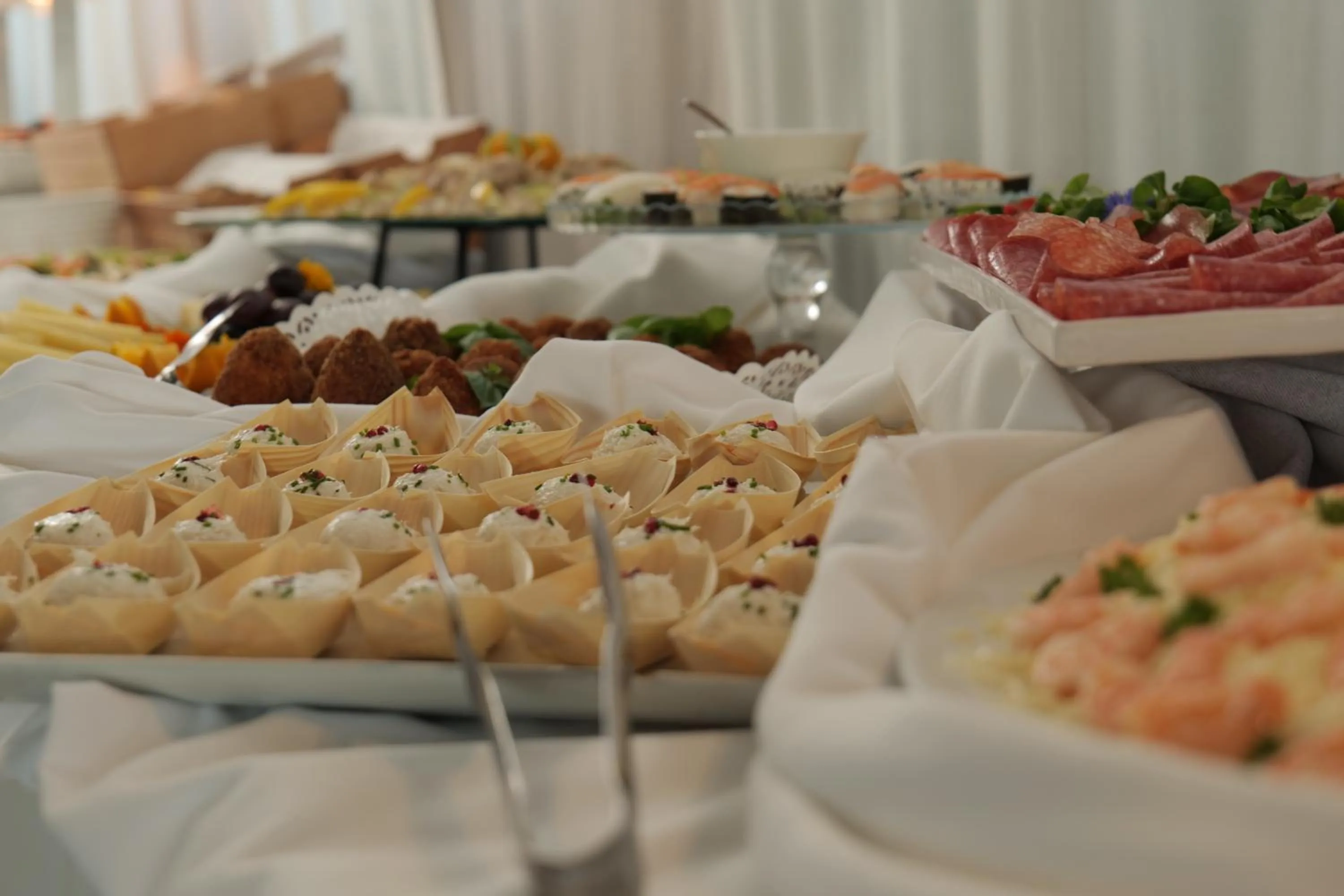 Restaurant/places to eat in Hotel Delaville Frontemare