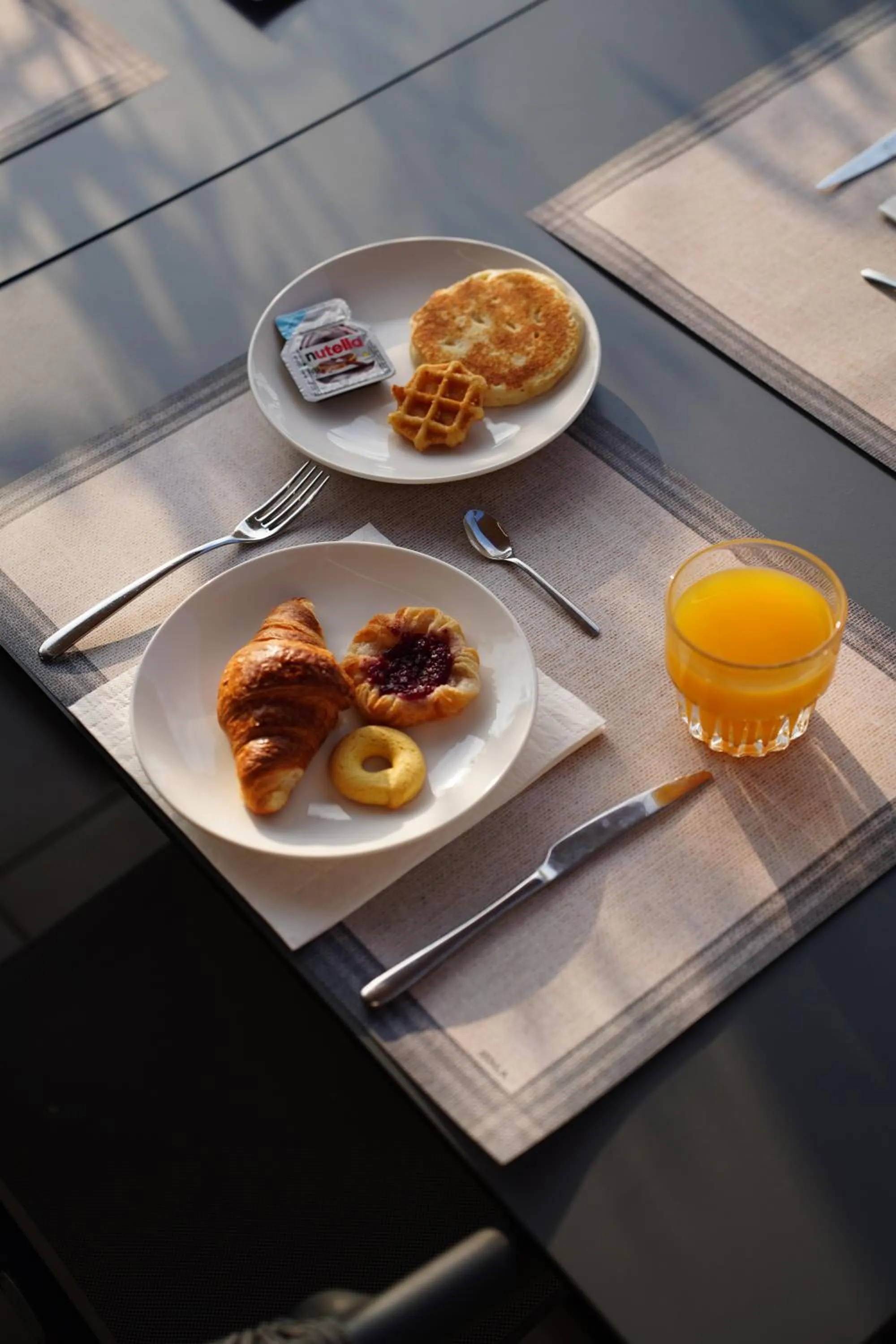 Breakfast in Hotel Delaville Frontemare