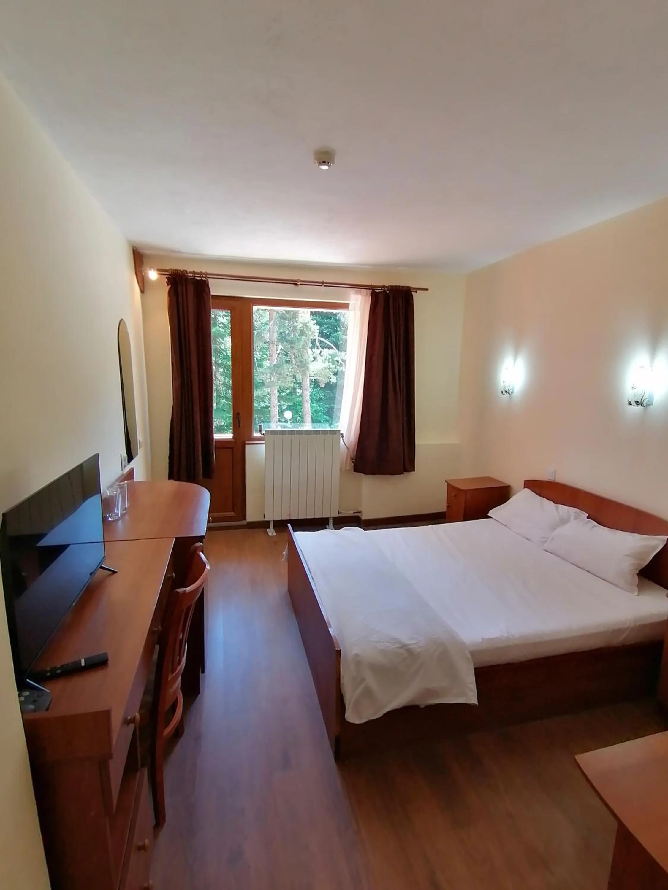 Photo of the whole room, Bed in Ski Hotel Katerina