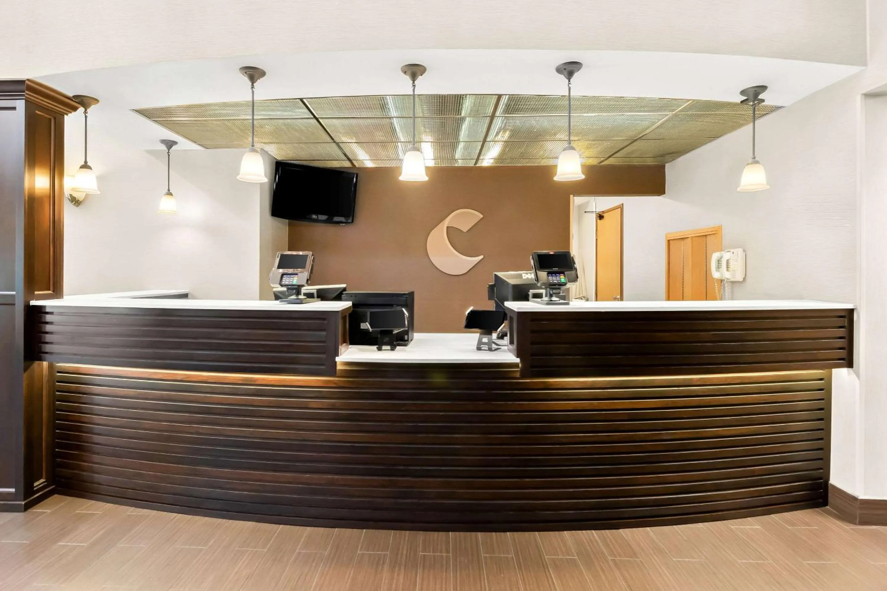 Lobby or reception in Comfort Suites Portland Airport