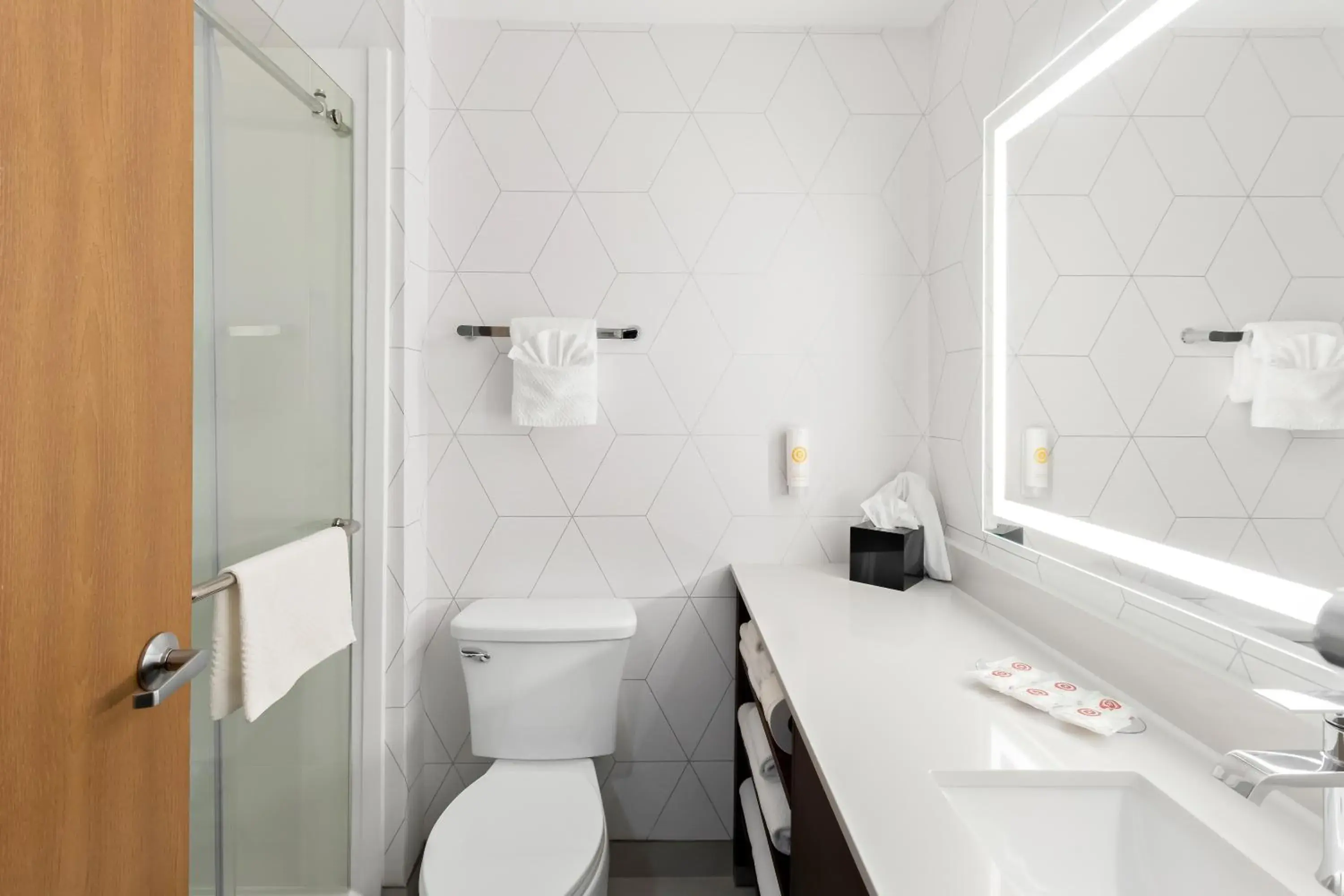 King Room in Comfort Suites Portland Airport King Room in Comfort Suites Portland Airport