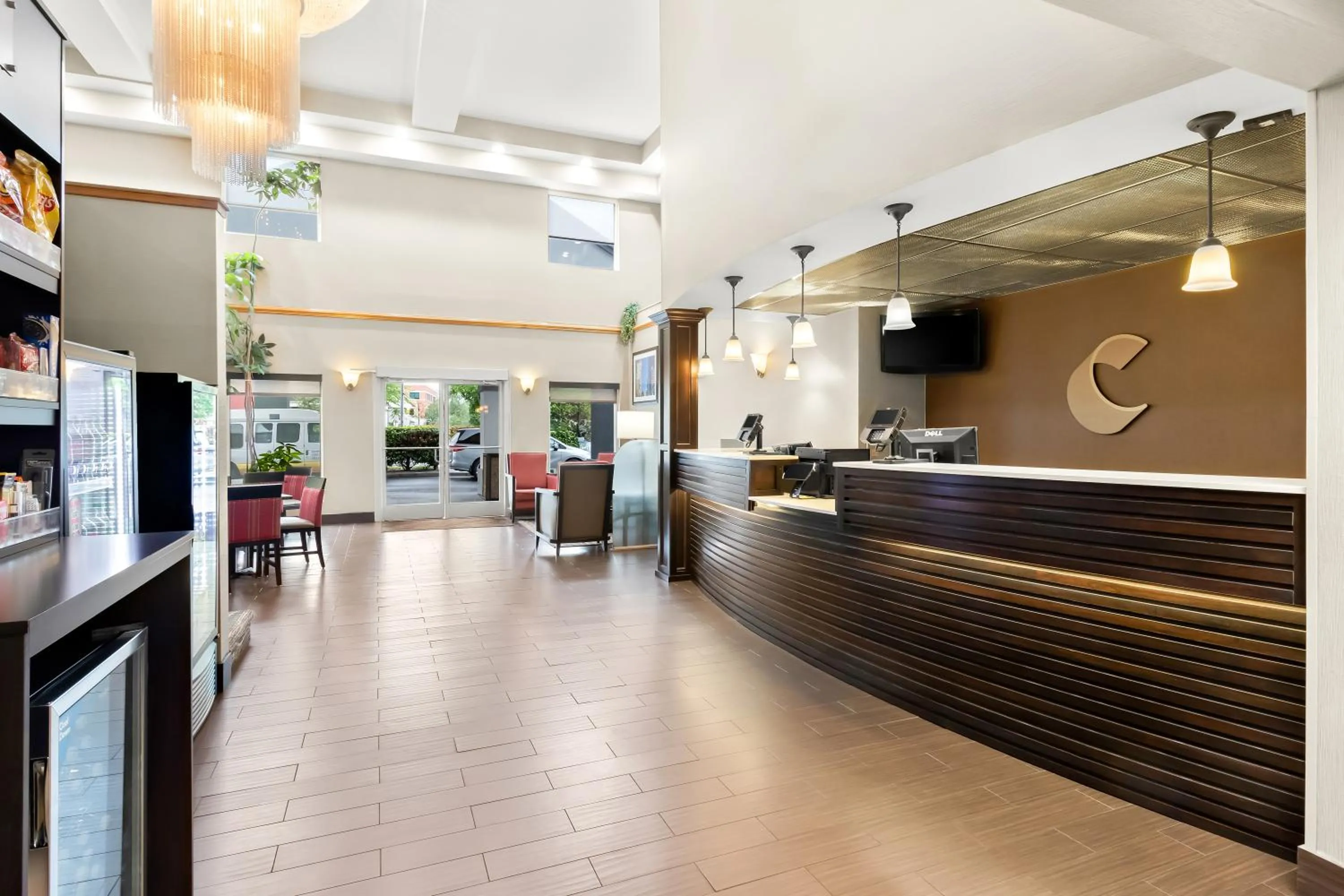 Lobby or reception in Comfort Suites Portland Airport