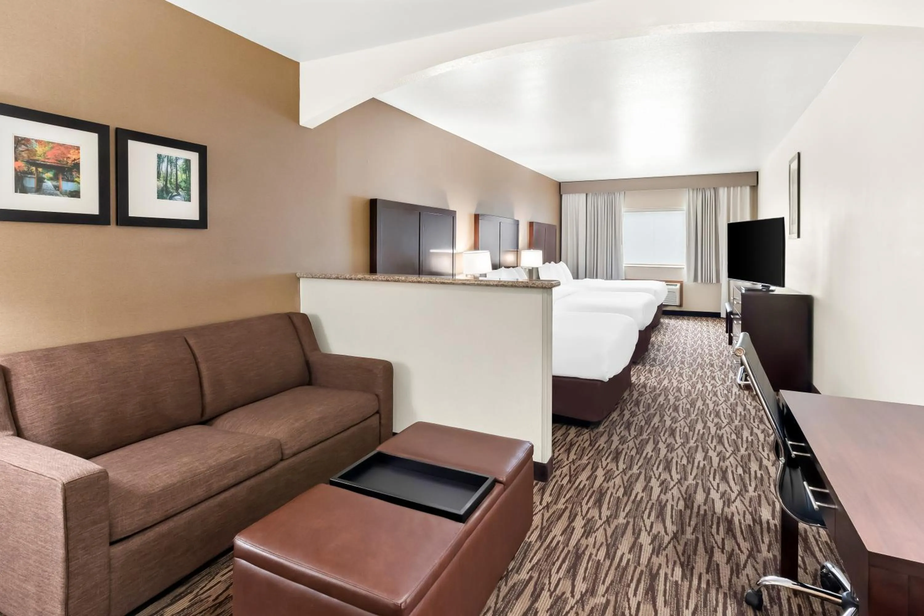 Photo of the whole room in Comfort Suites Portland Airport