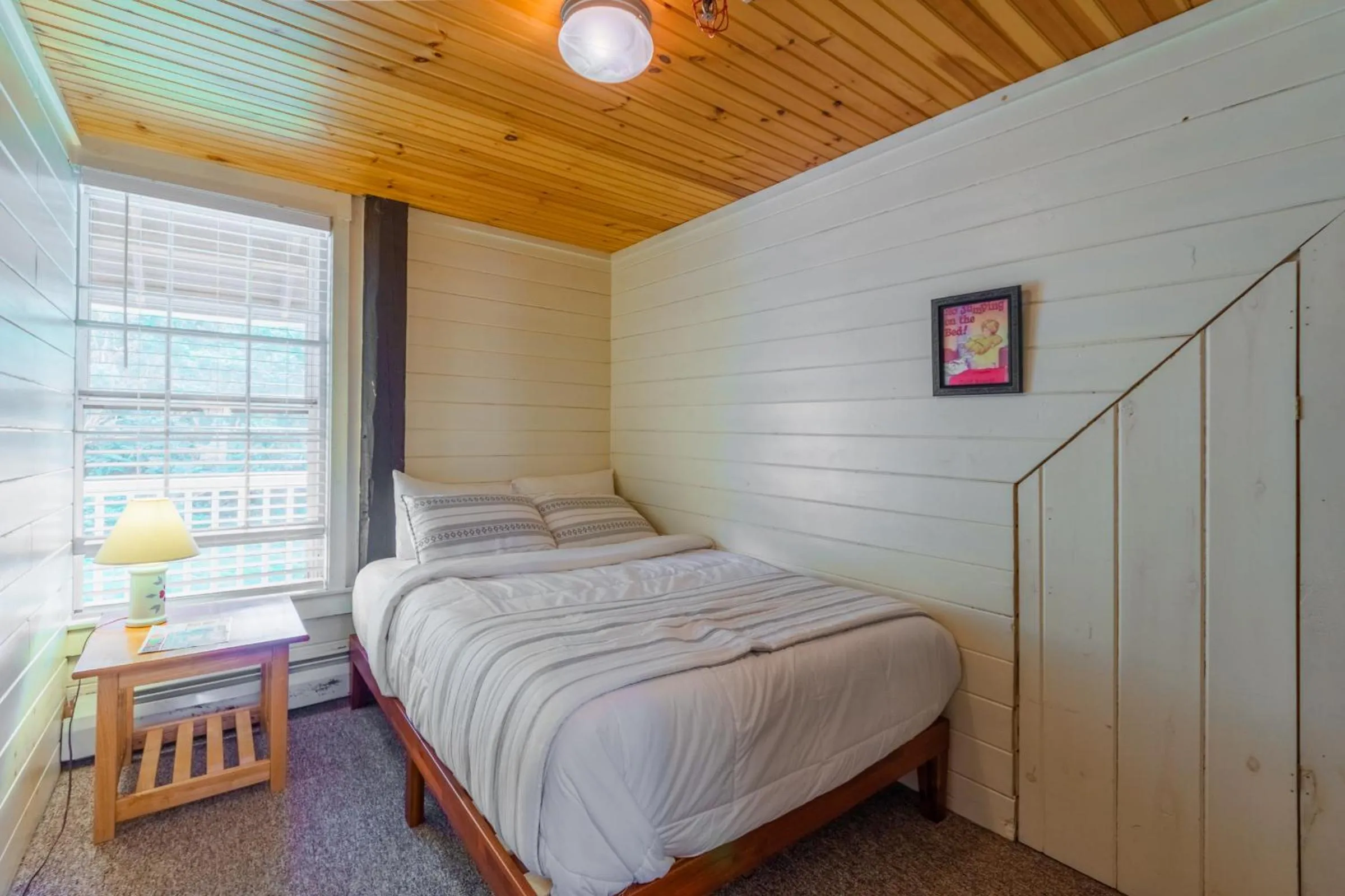 Bedroom, Bed in Cranmore Mountain Lodge Bed & Breakfast