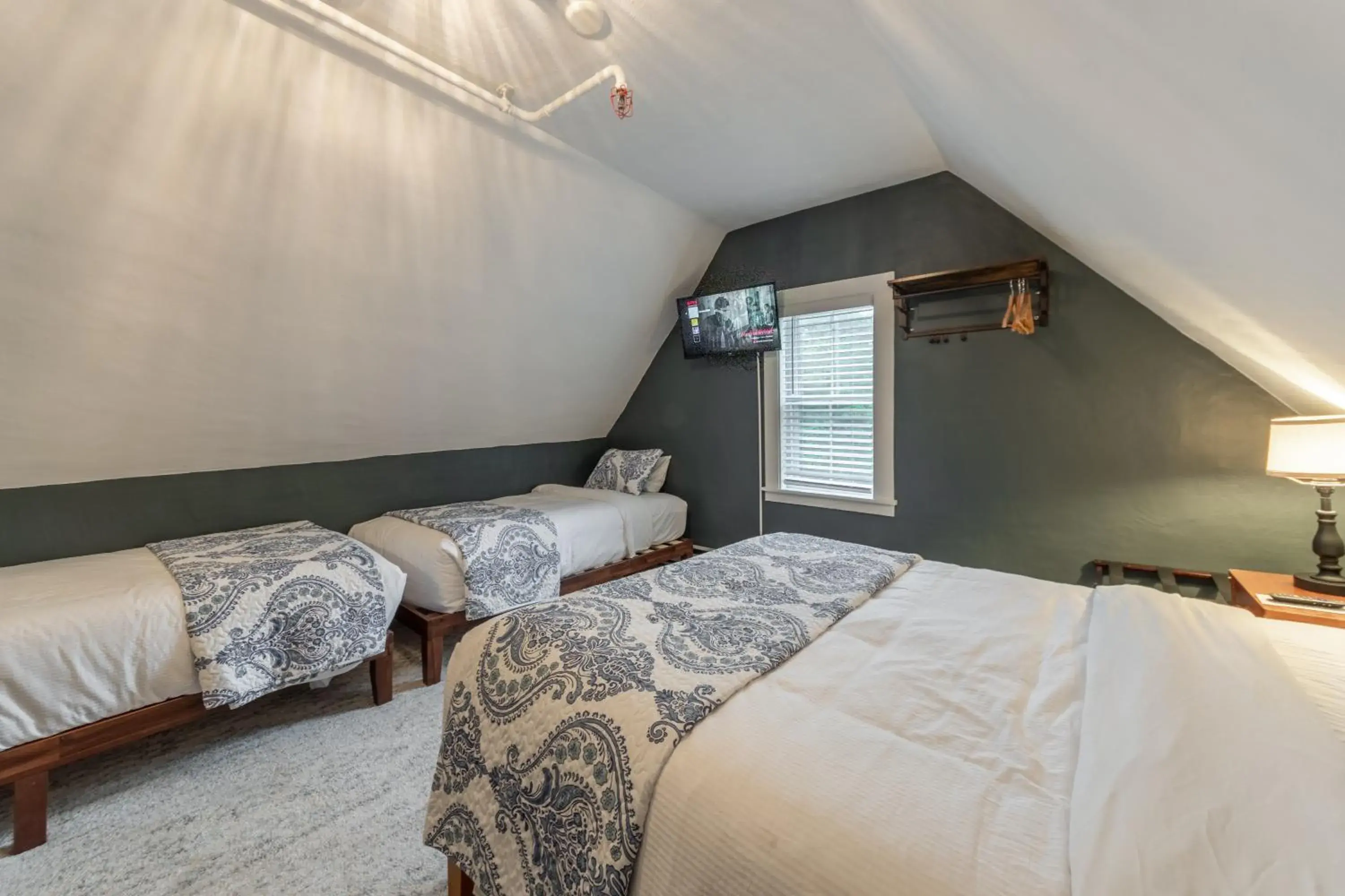 Comfort Quadruple Room in Cranmore Mountain Lodge Bed & Breakfast Comfort Quadruple Room in Cranmore Mountain Lodge Bed & Breakfast