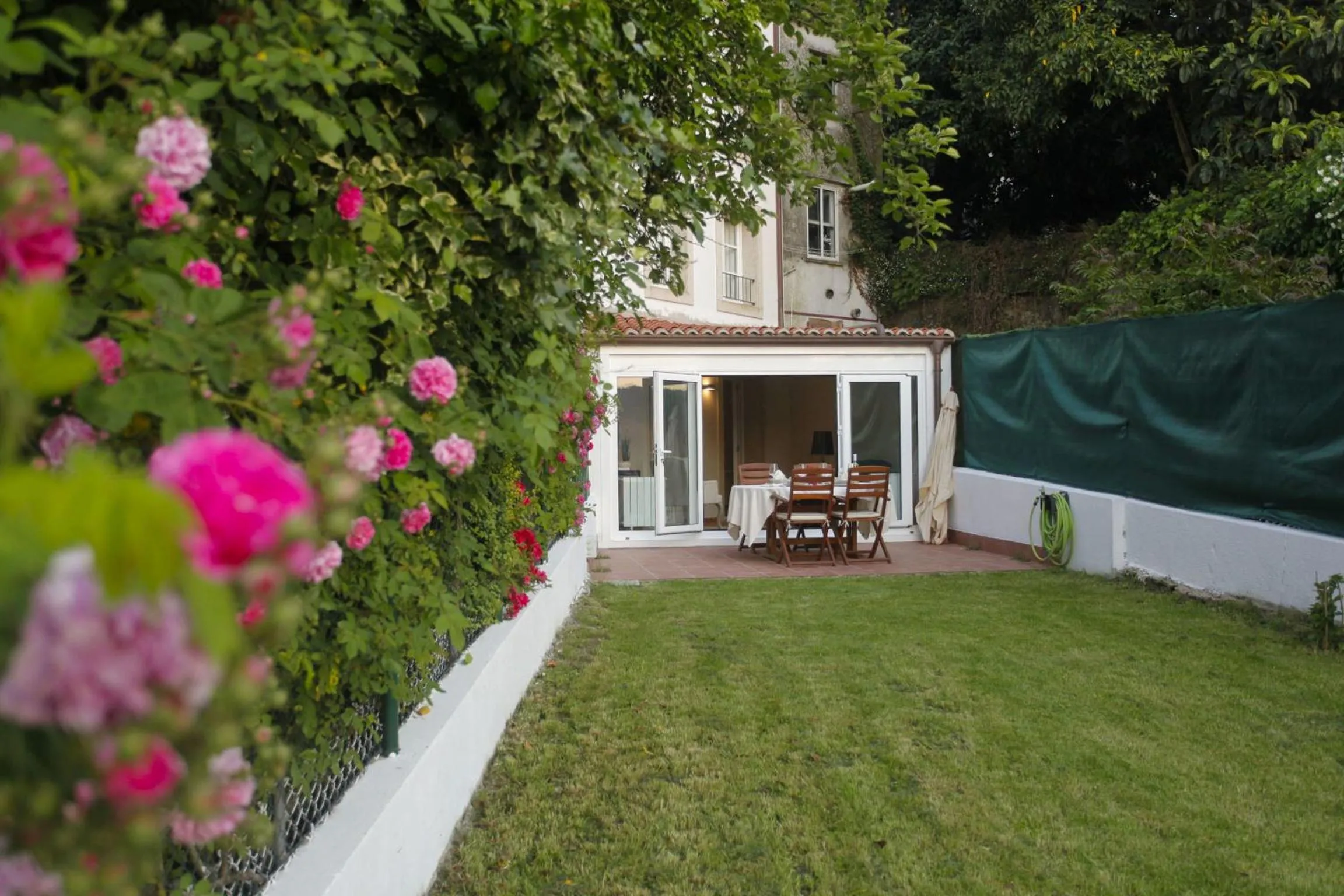 Garden in Catedral Site by Como en Casa