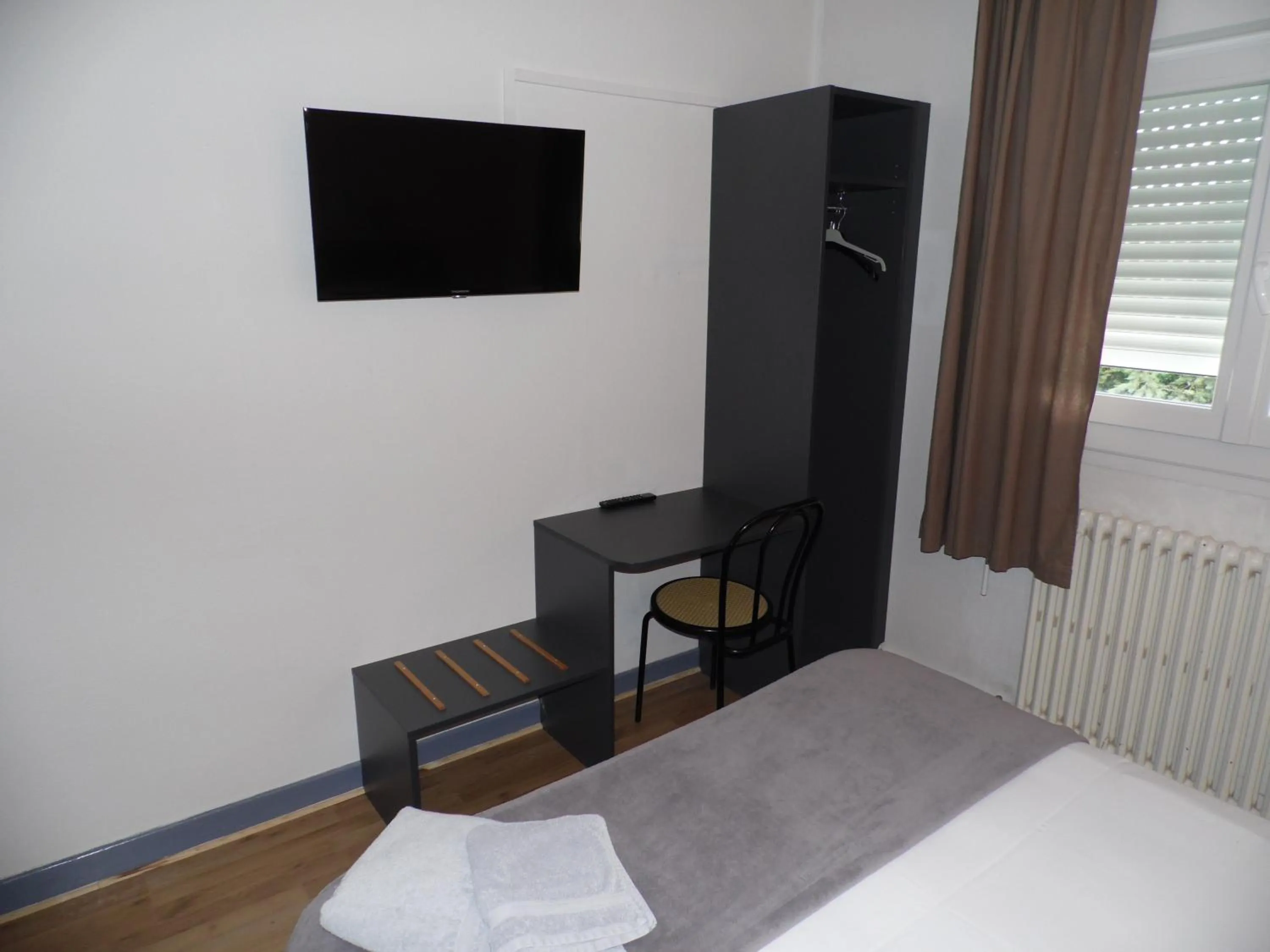 Bedroom, Bed in Auberge de Lamagistere