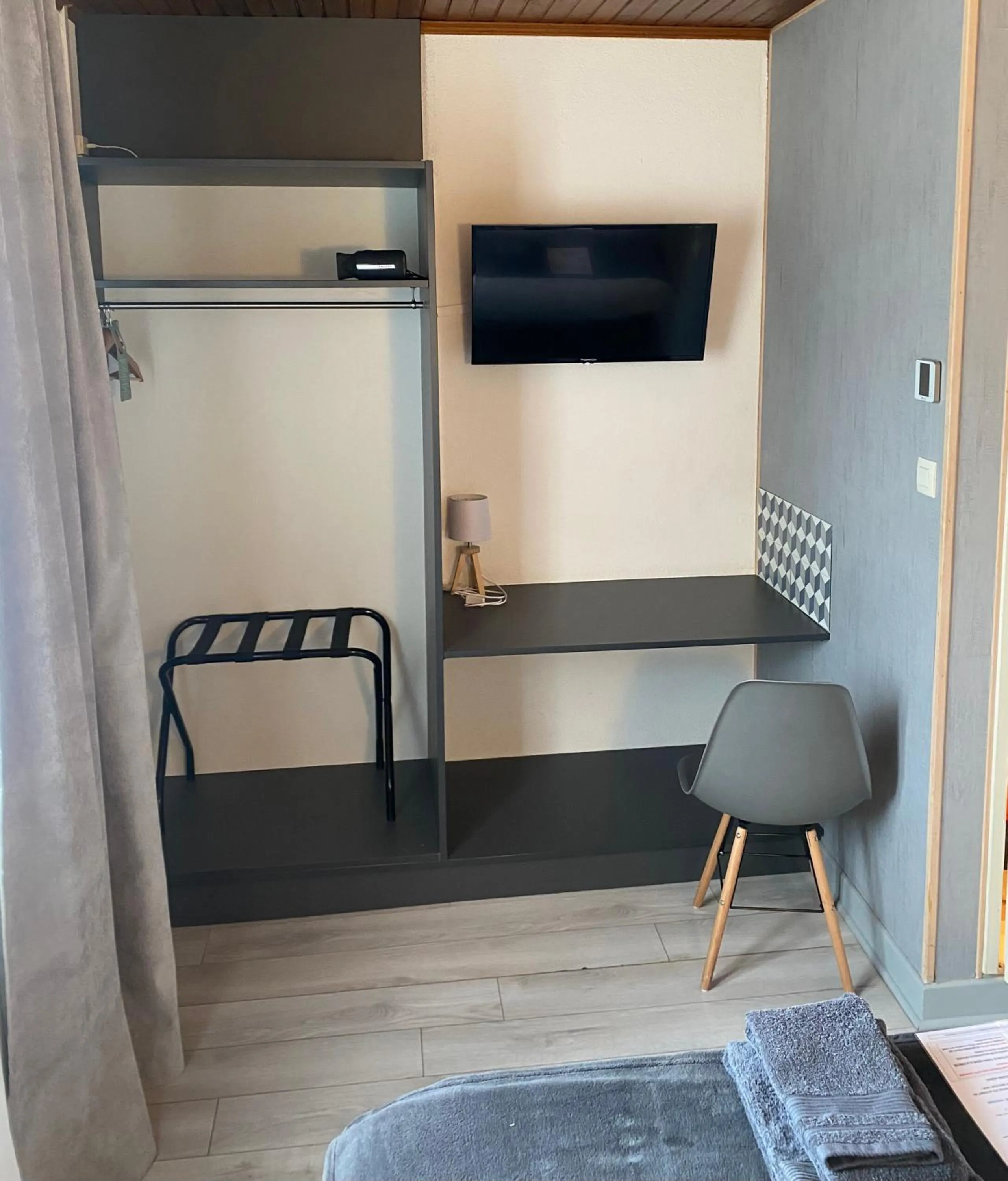 Bedroom in Auberge de Lamagistere