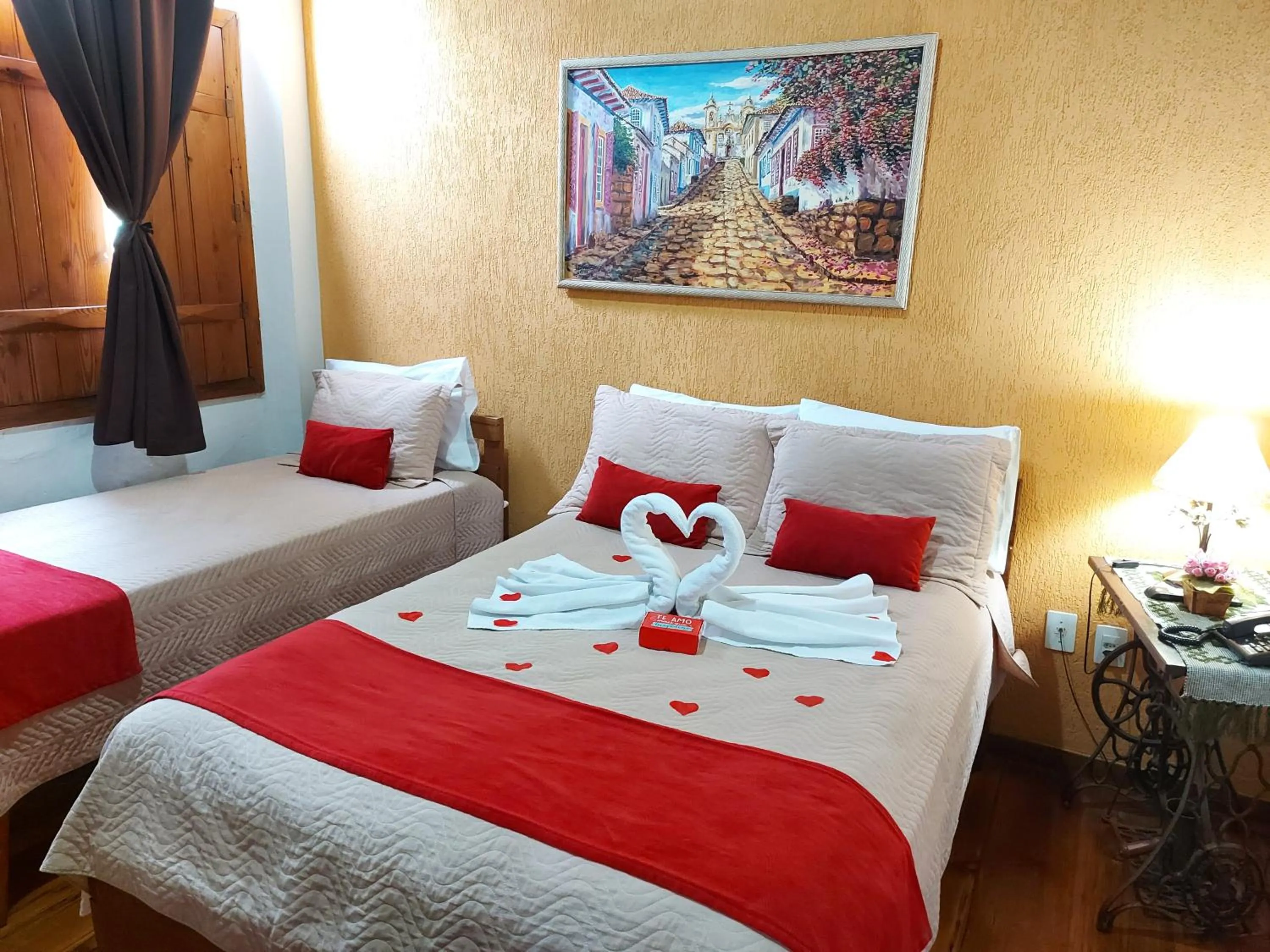 Photo of the whole room, Bed in Pousada Estação do Trem