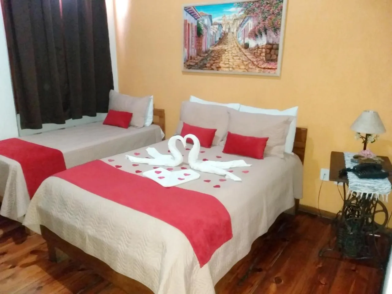 Photo of the whole room, Bed in Pousada Estação do Trem