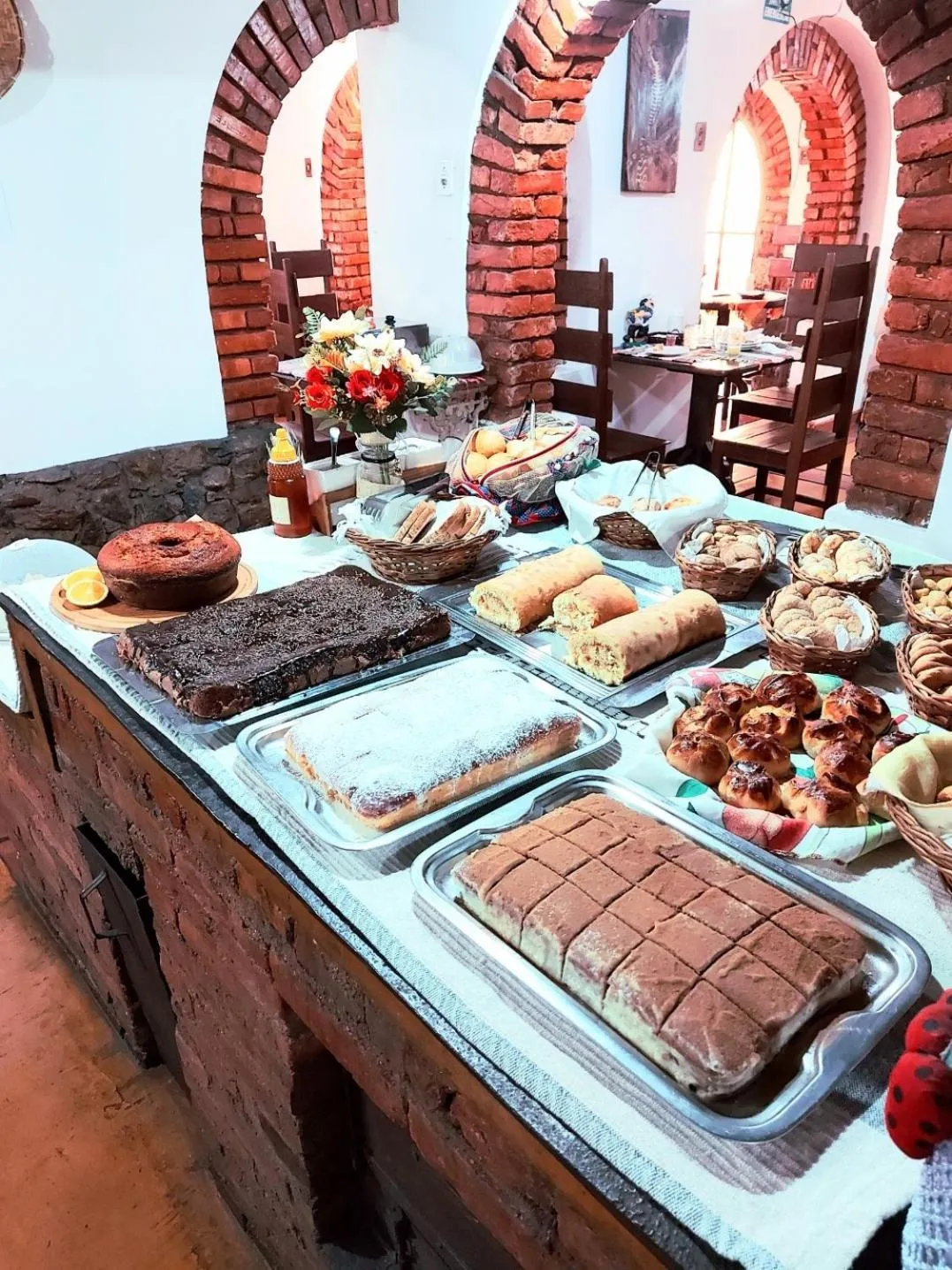 Buffet breakfast in Pousada Estação do Trem
