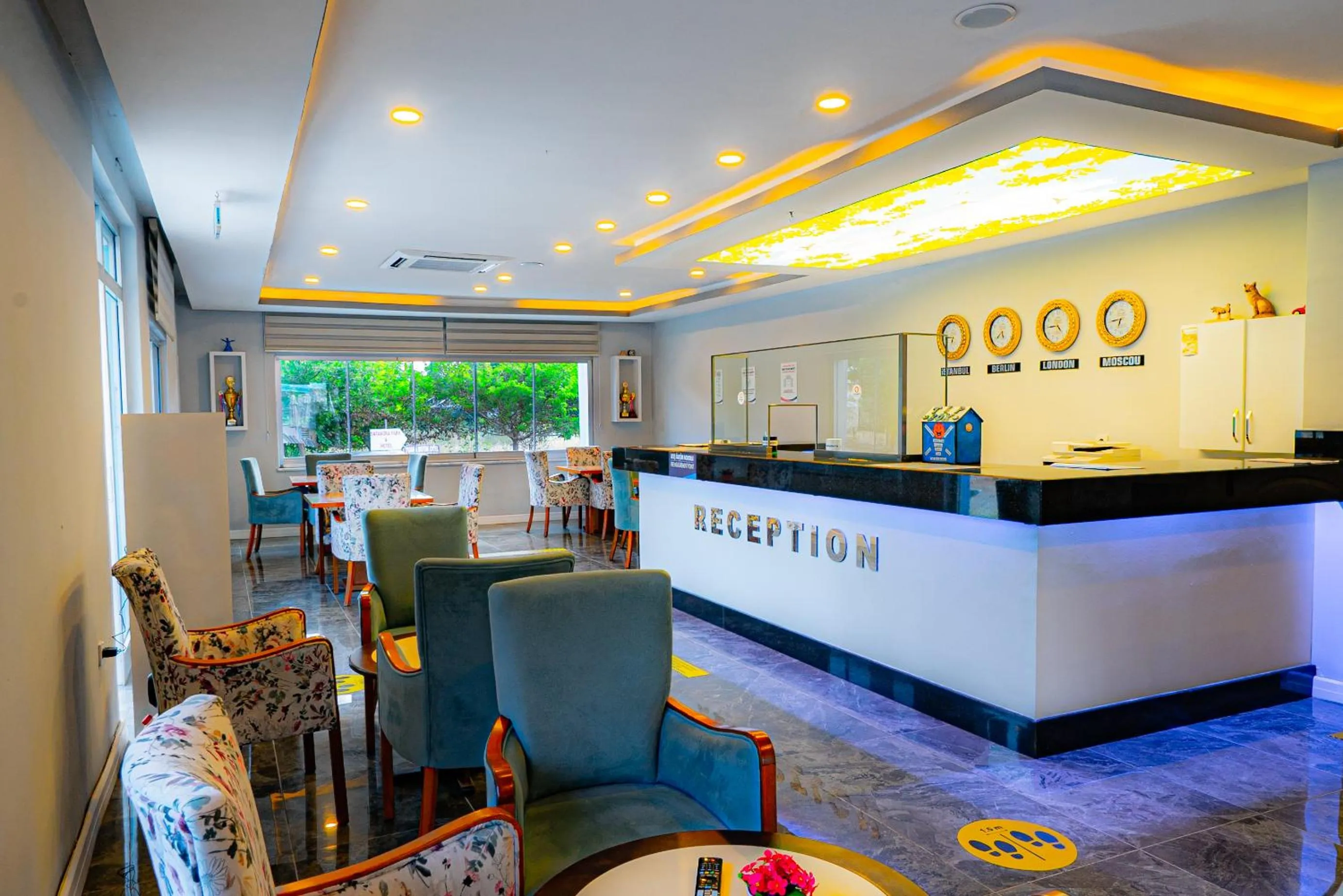 Lobby or reception in Sunberk Hotel