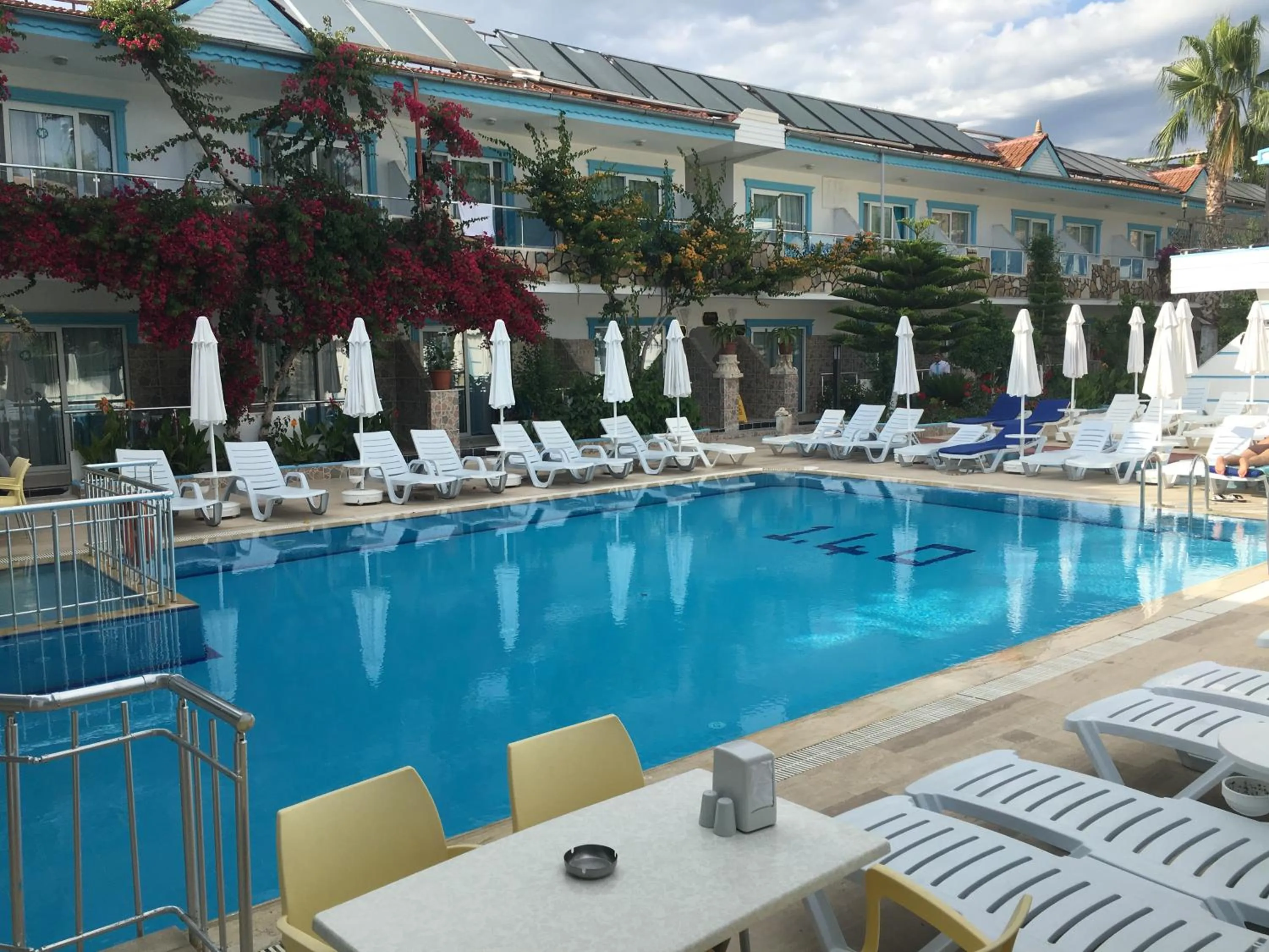 Swimming pool in Sunberk Hotel