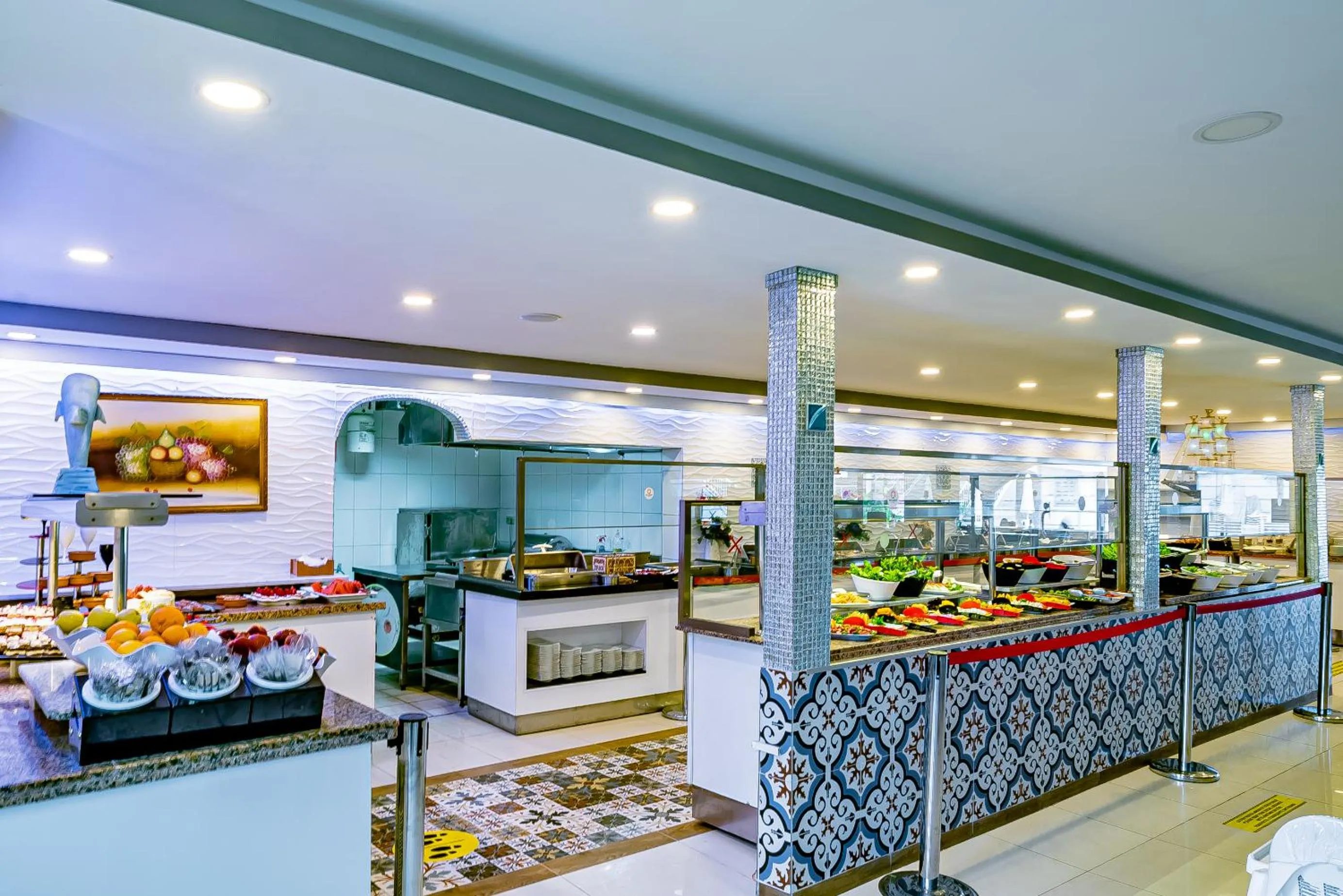 Restaurant/places to eat in Sunberk Hotel