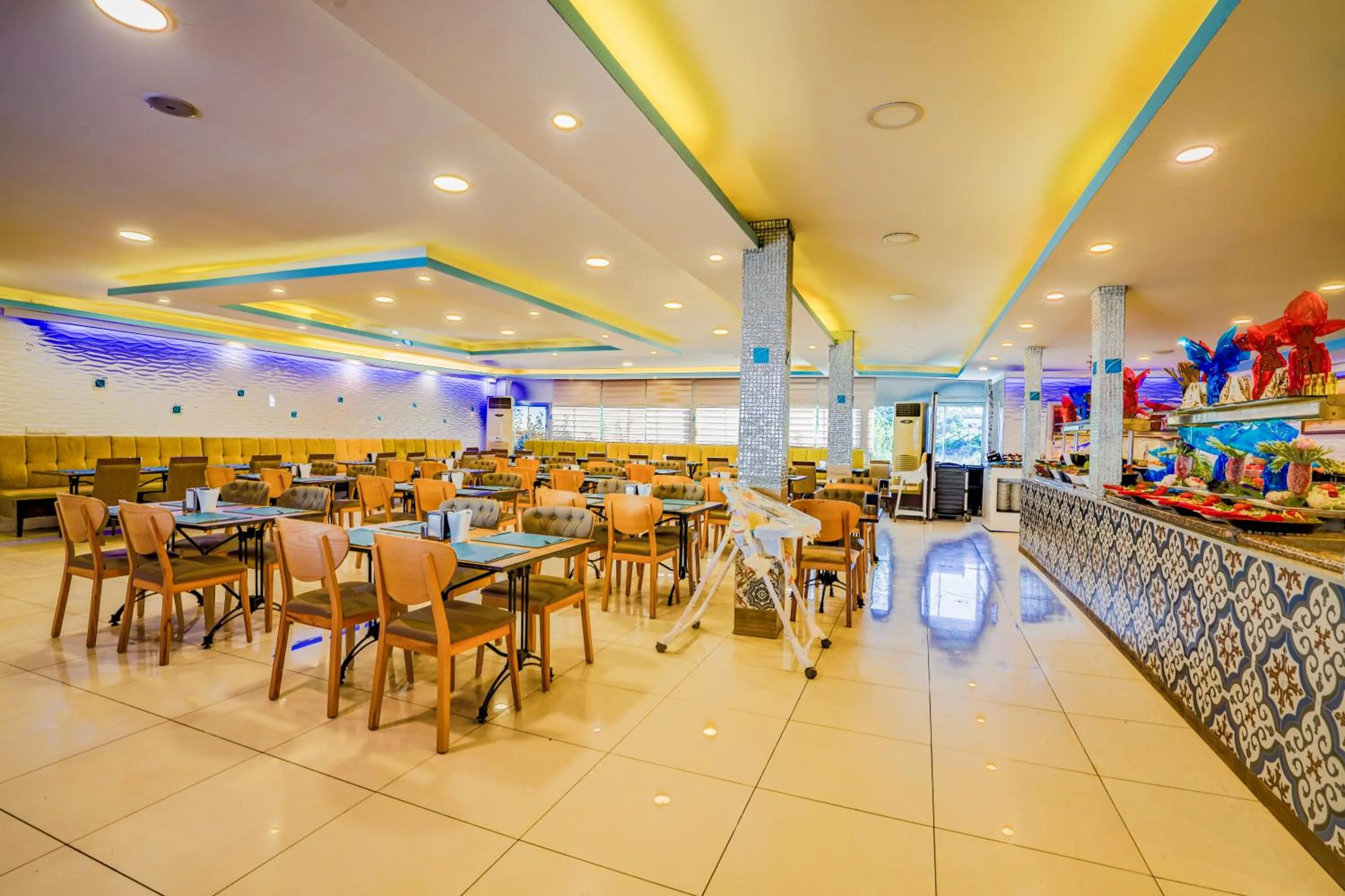 Restaurant/places to eat in Sunberk Hotel