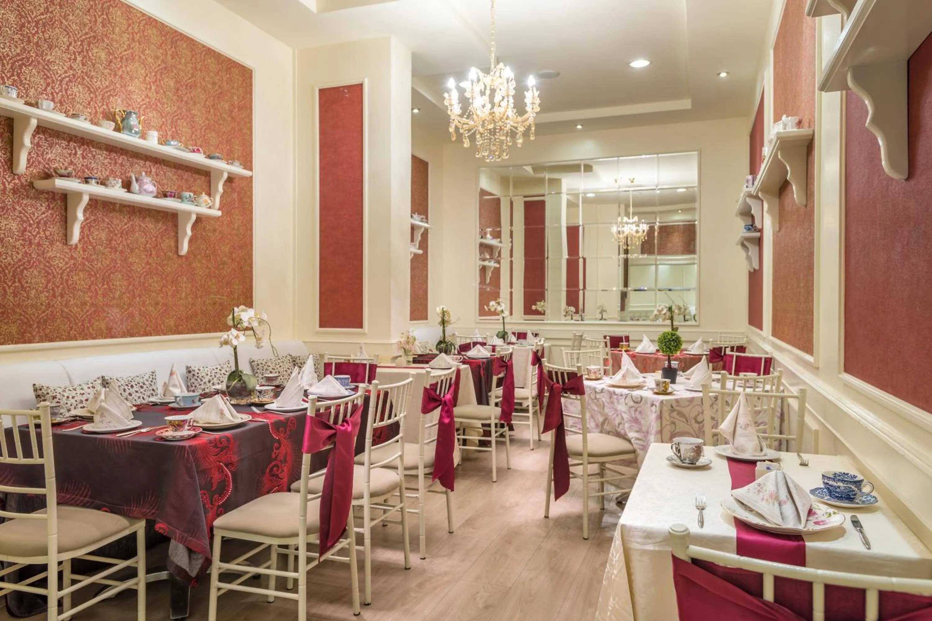 Restaurant/places to eat in Dann Carlton Quito