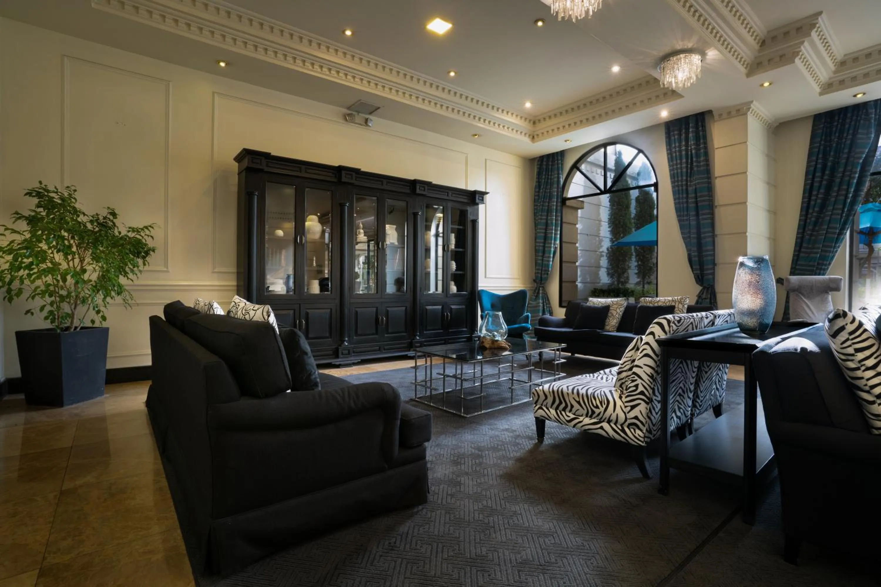 Seating area in Dann Carlton Quito