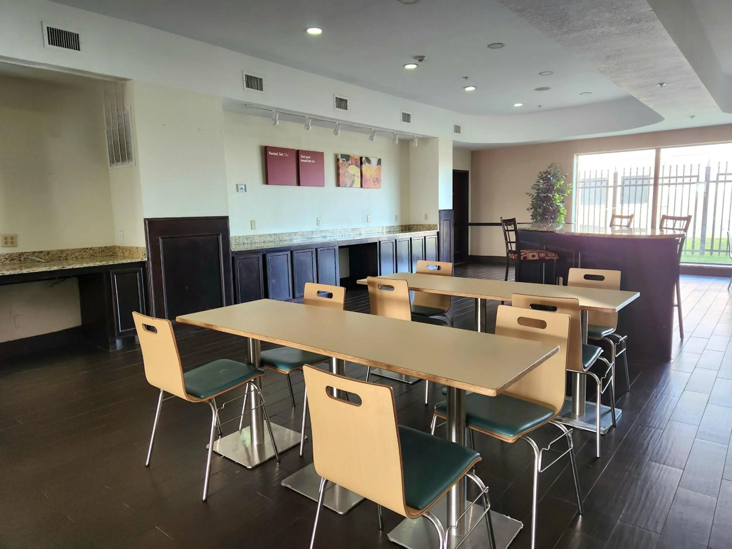 Breakfast in Days Inn & Suites by Wyndham Houston / West Energy Corridor