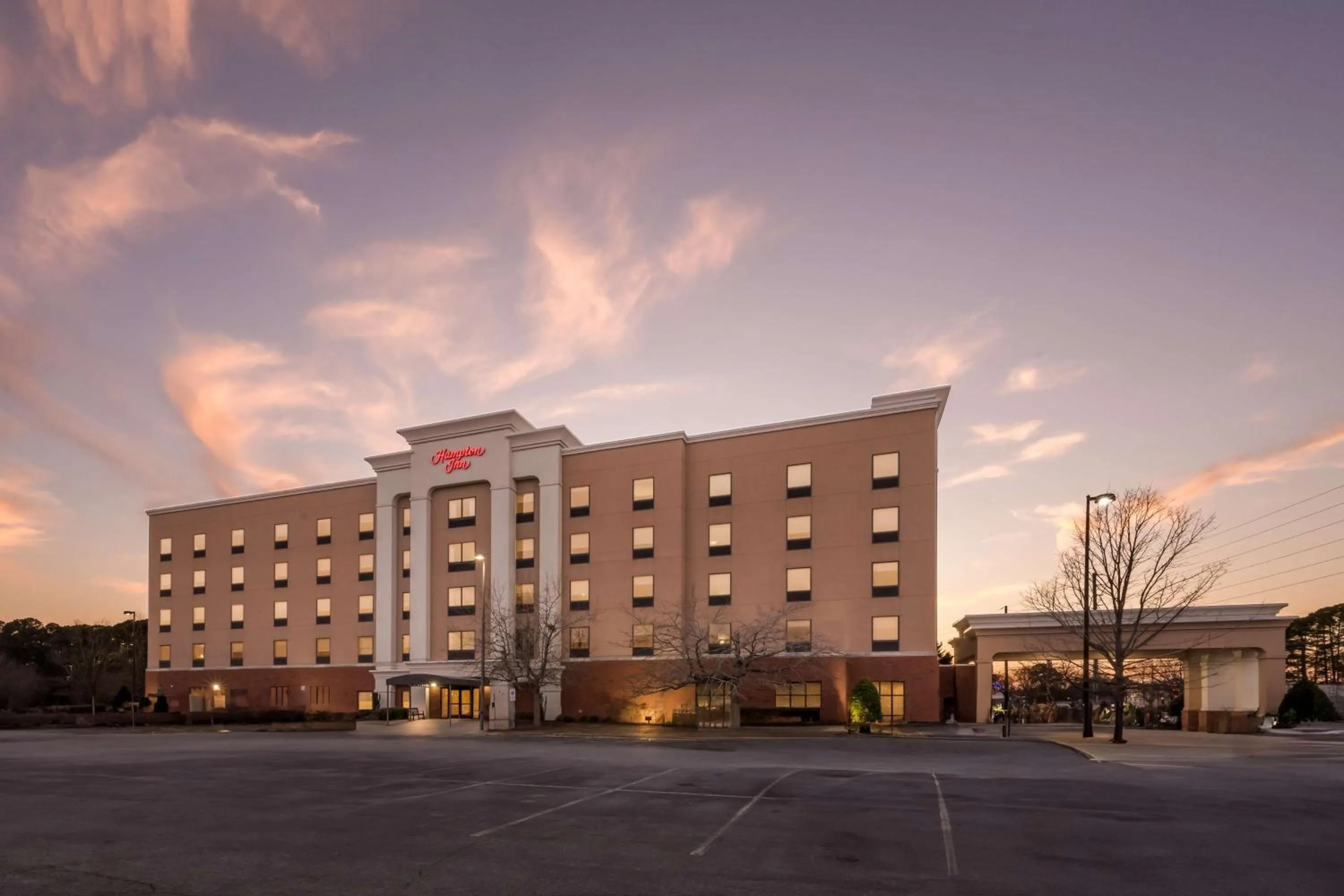Property building in Hampton Inn Greenville