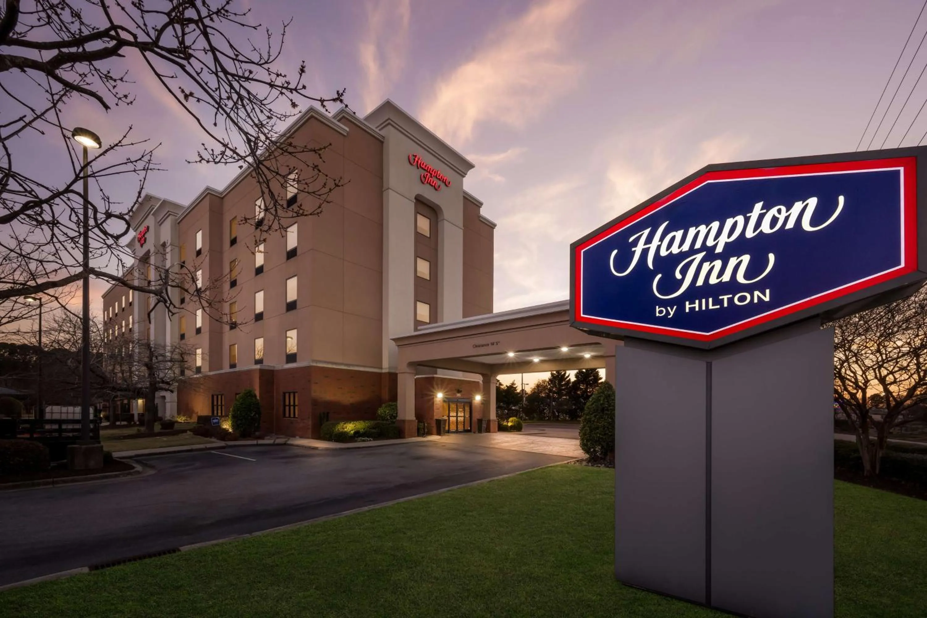 Property building in Hampton Inn Greenville