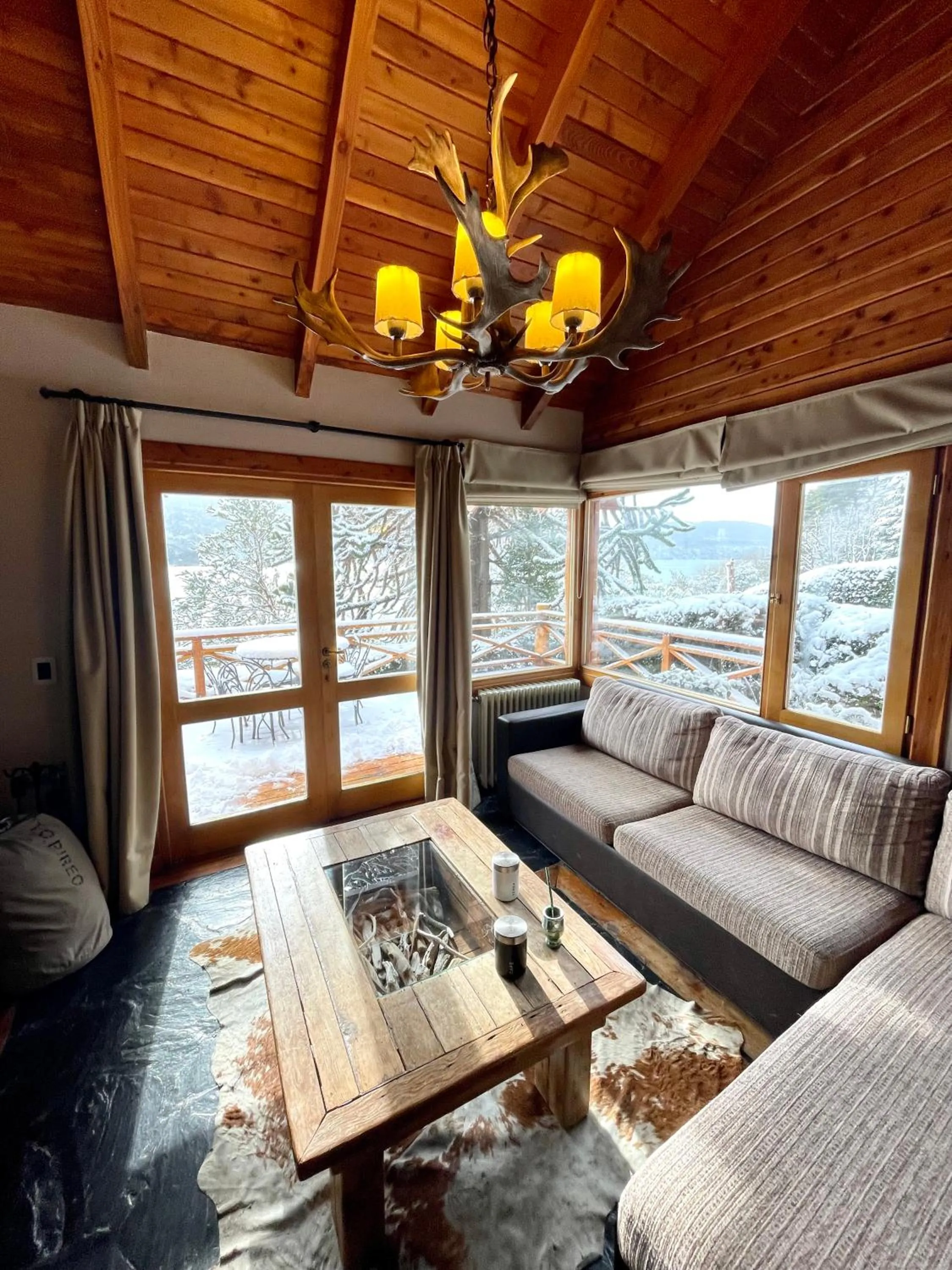 Living room in Cabañas Puerto Pireo