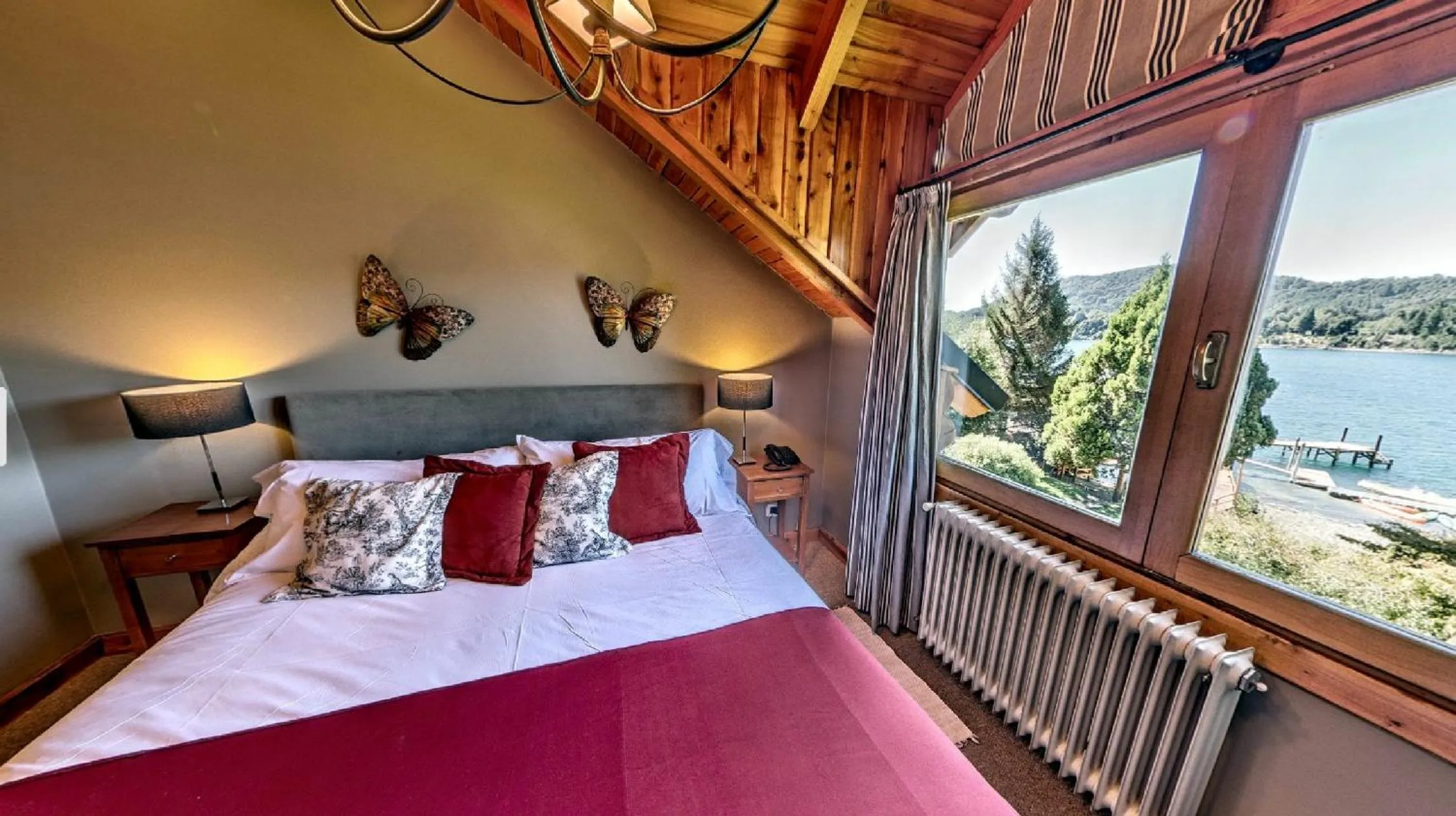 Photo of the whole room, Bed in Cabañas Puerto Pireo