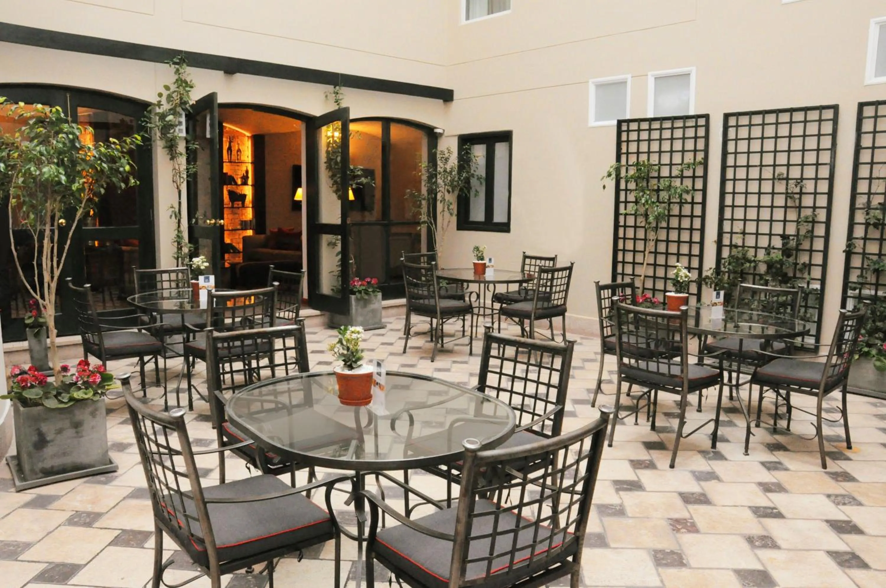 Patio in LP Los Portales Hotel Cusco