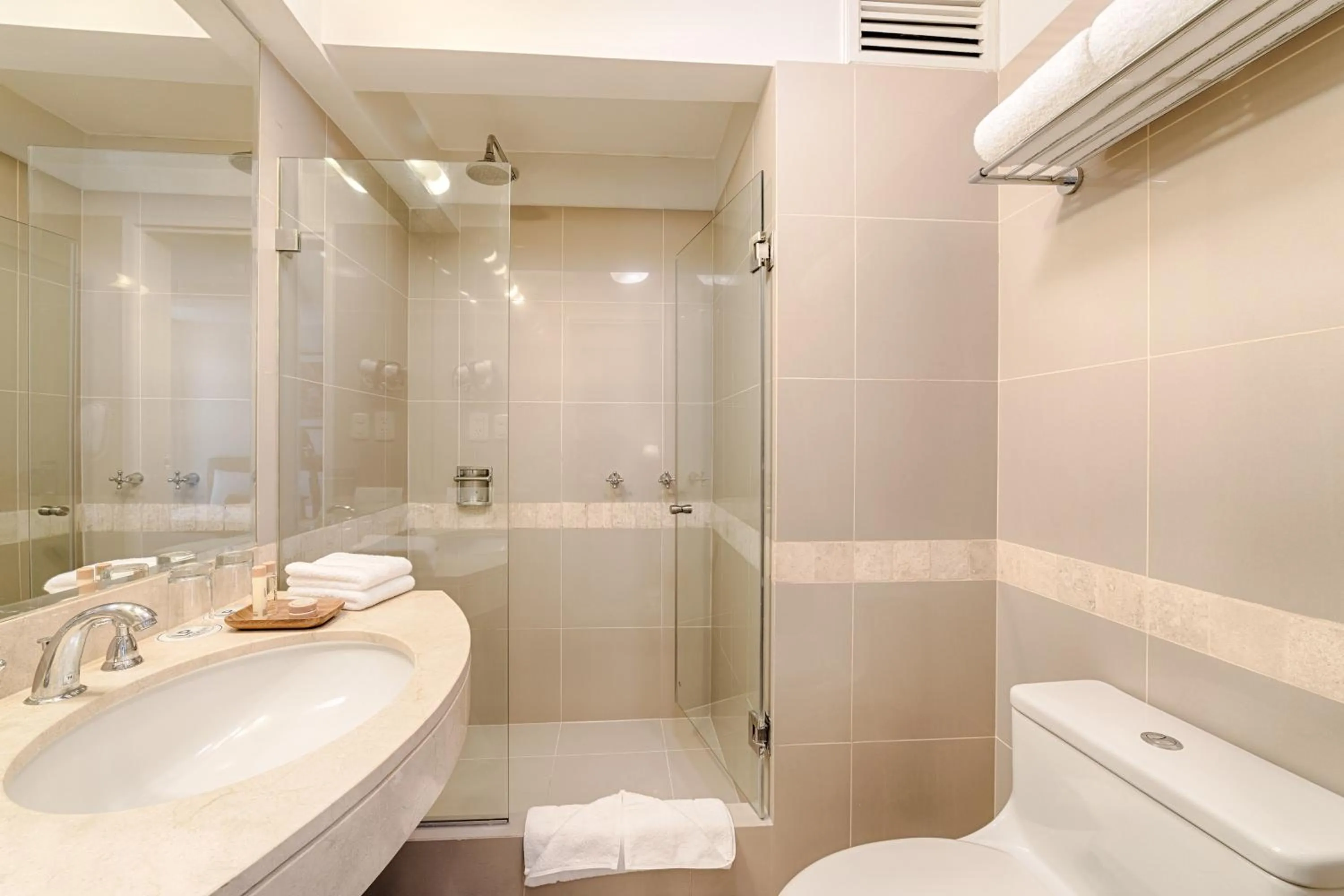 Bathroom in LP Los Portales Hotel Cusco