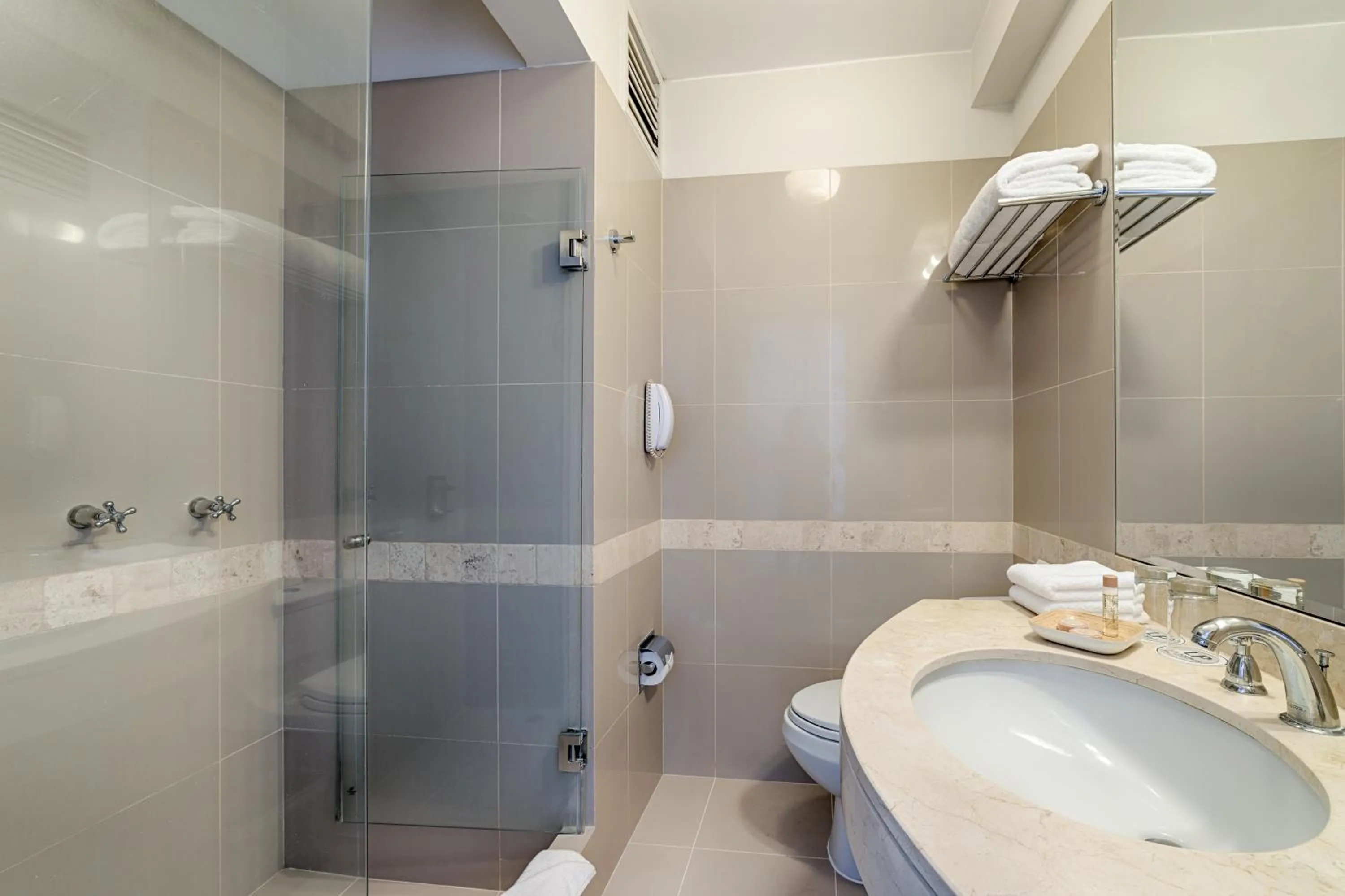 Bathroom in LP Los Portales Hotel Cusco