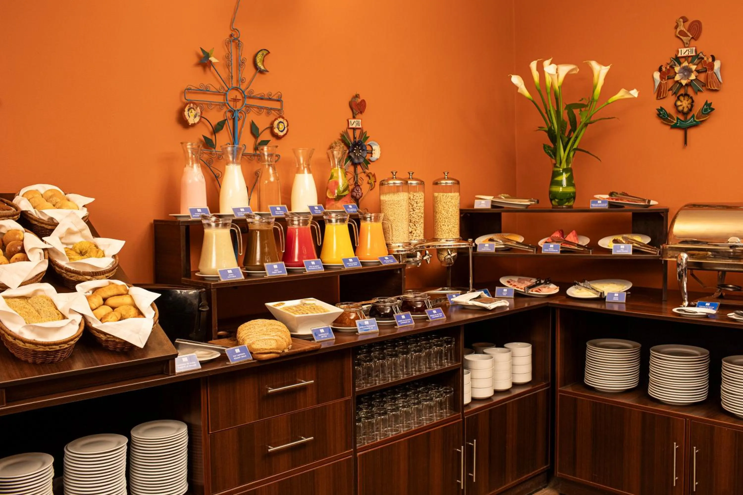 Breakfast in LP Los Portales Hotel Cusco