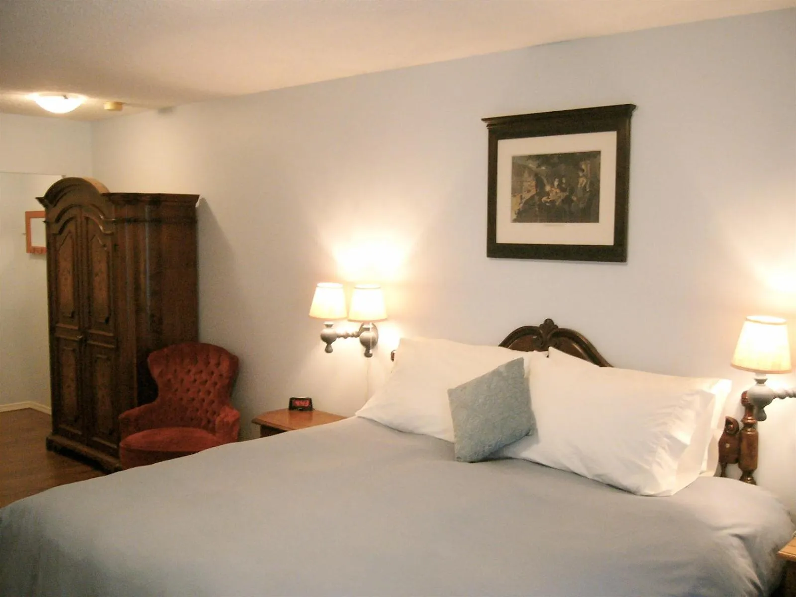 Bed in Heron's Landing Hotel