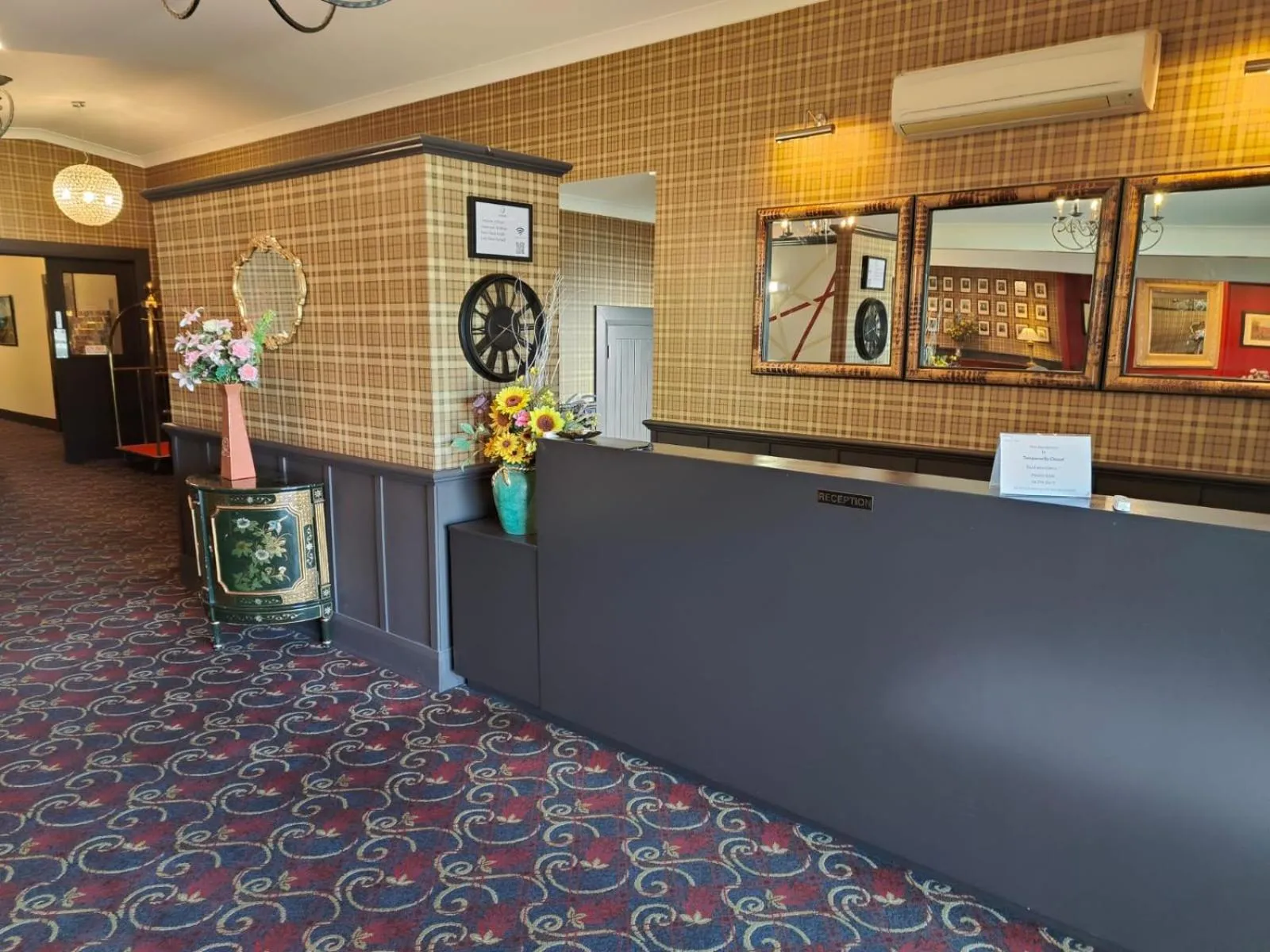Lobby or reception in Gateway Motor Inn