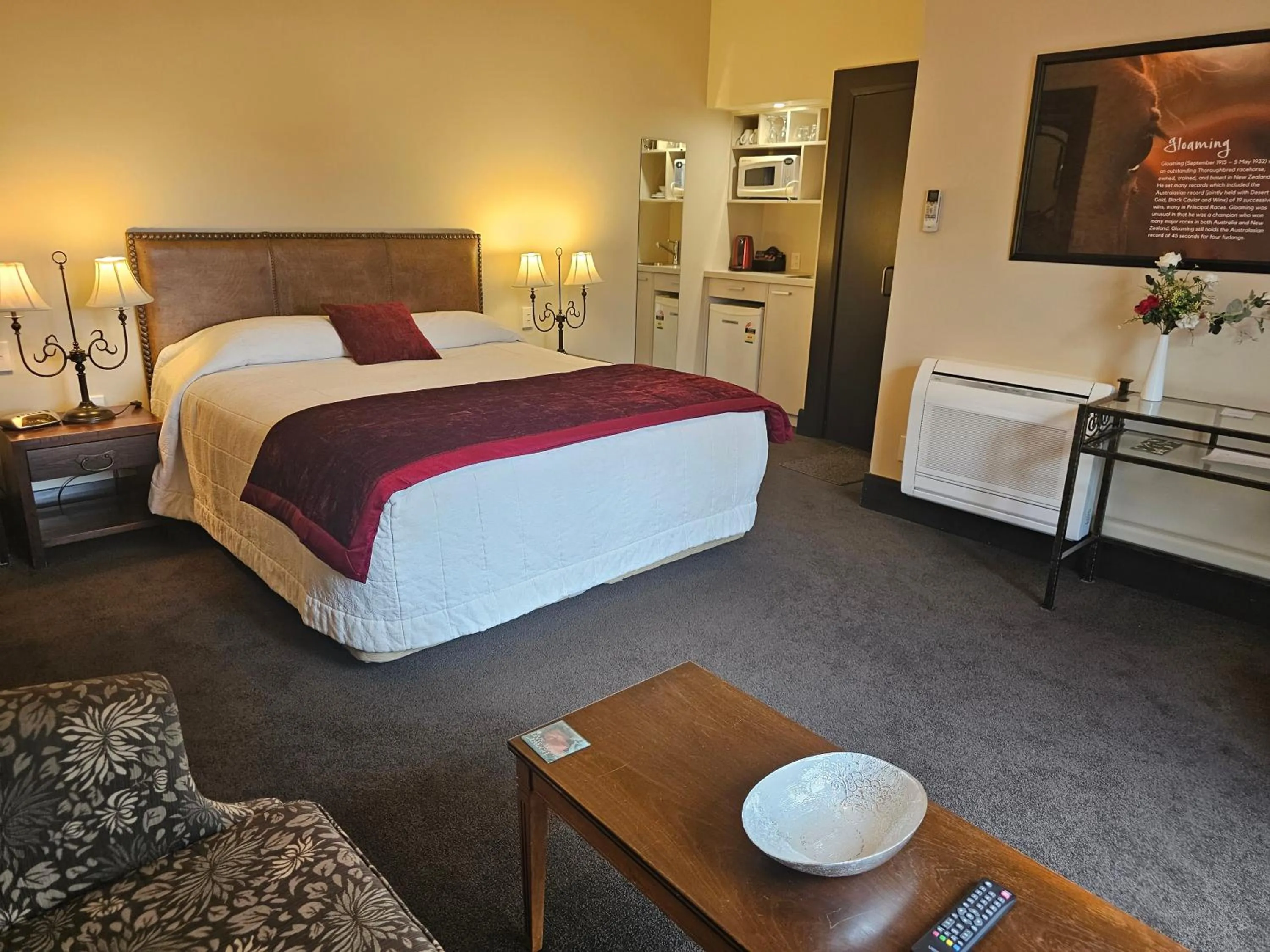 heating, Bed in Gateway Motor Inn