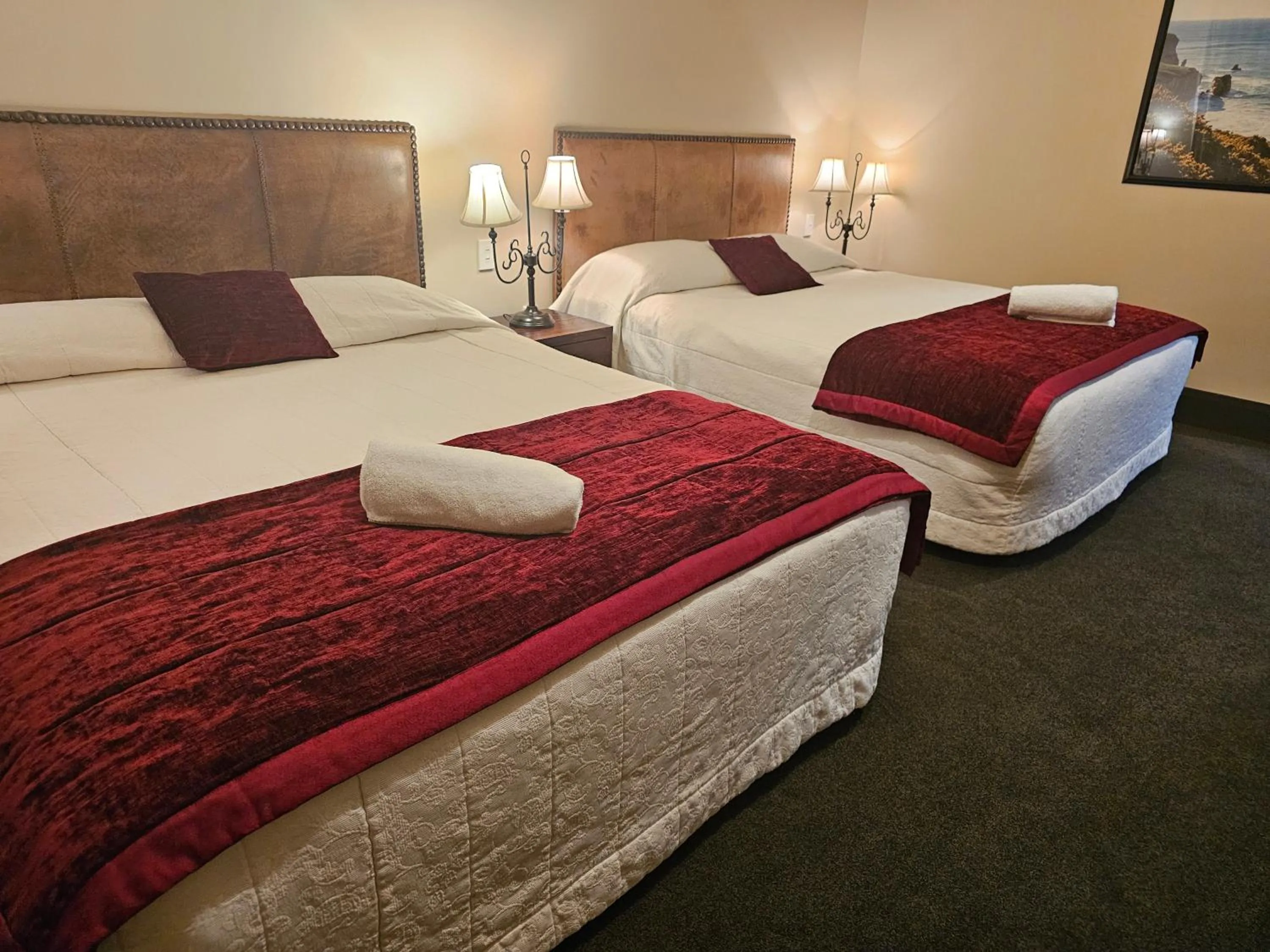 Bed in Gateway Motor Inn