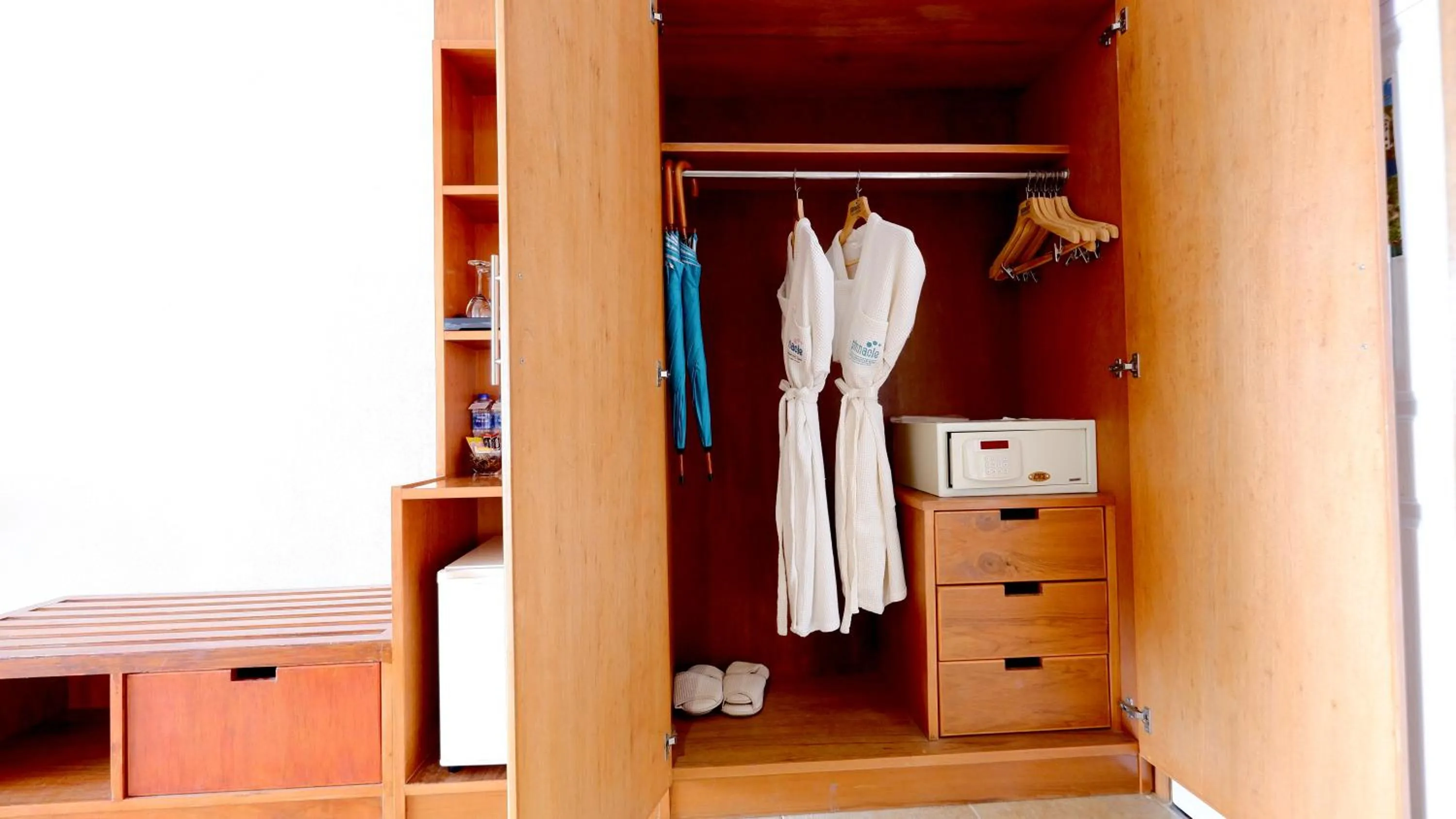 wardrobe in Pinnacle Koh Tao Resort