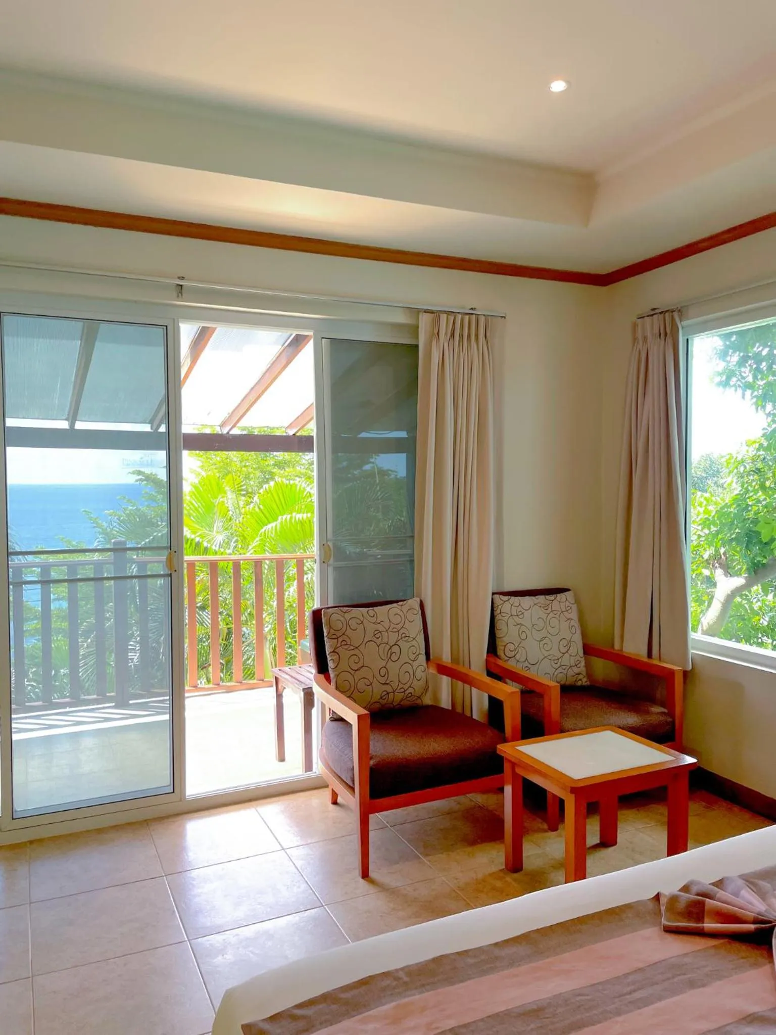 Living room in Pinnacle Koh Tao Resort
