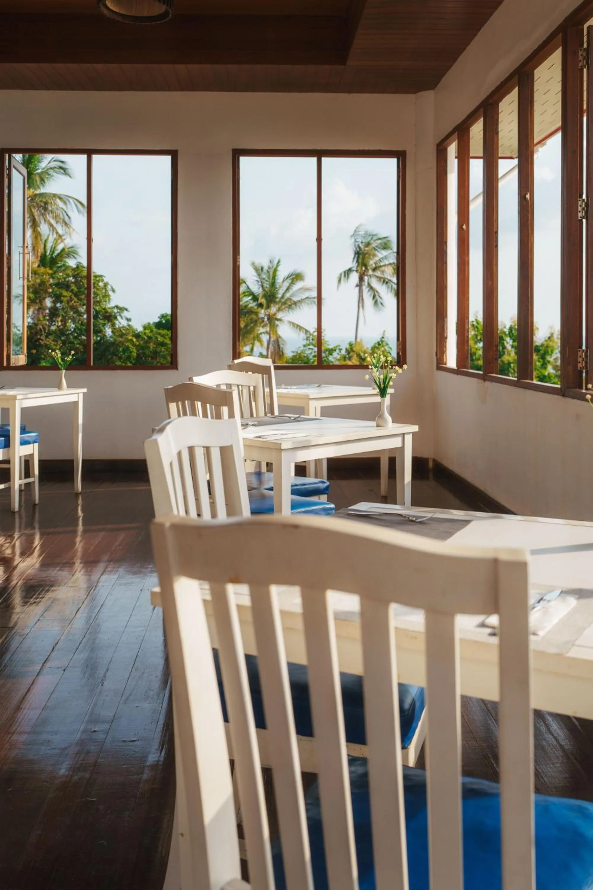 Restaurant/places to eat in Pinnacle Koh Tao Resort