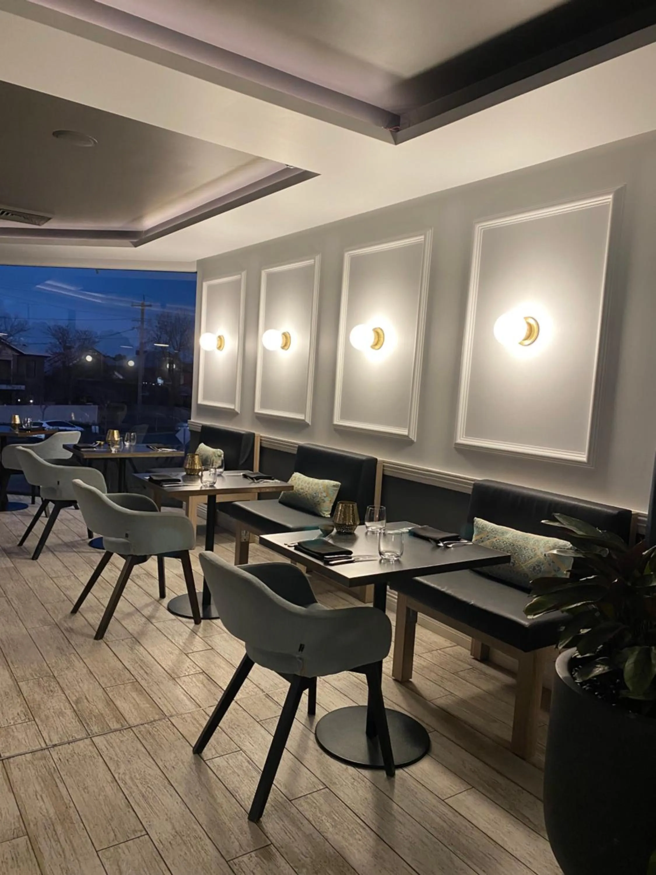 Restaurant/places to eat in The Charles