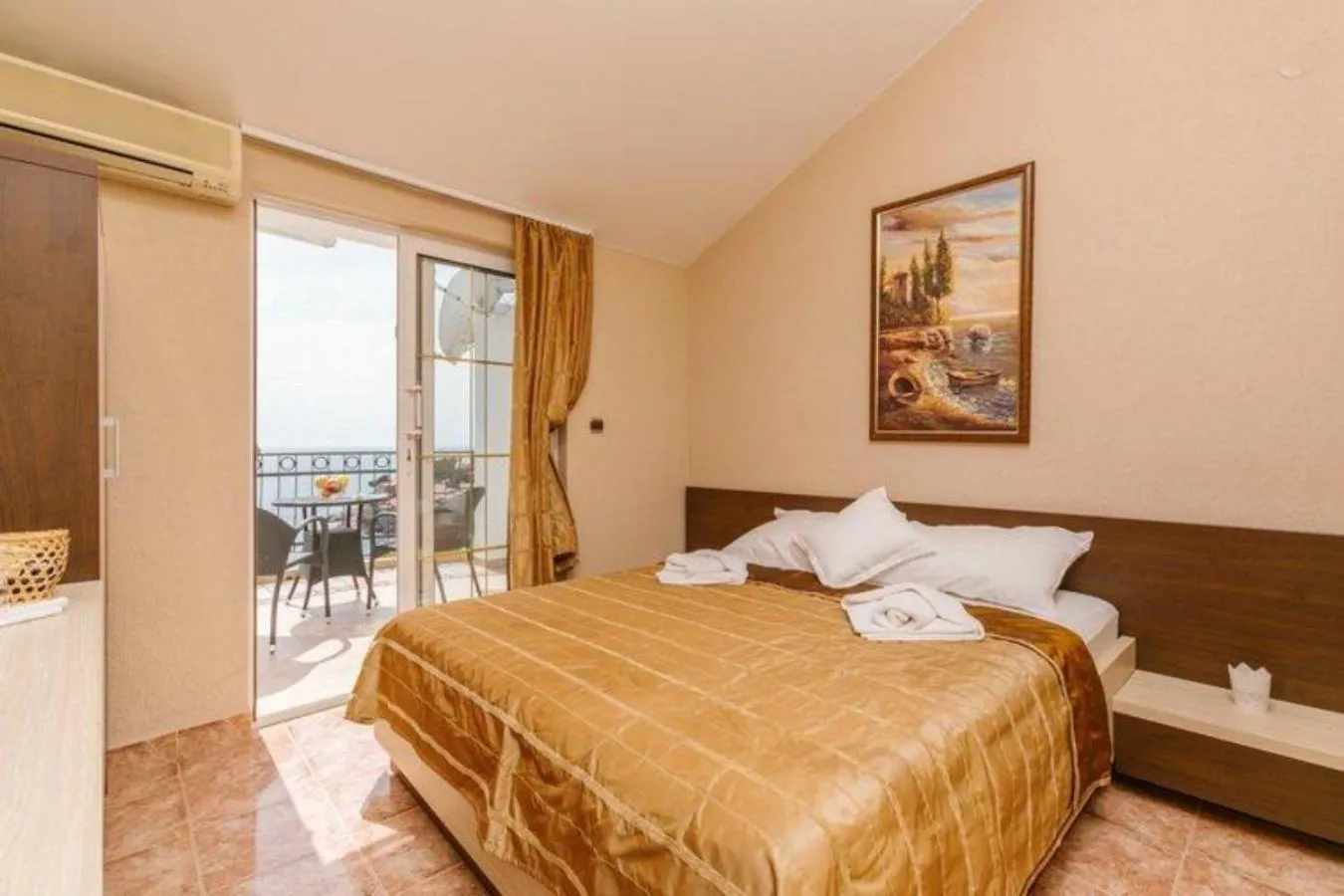 Bed in Monte Perla Residence