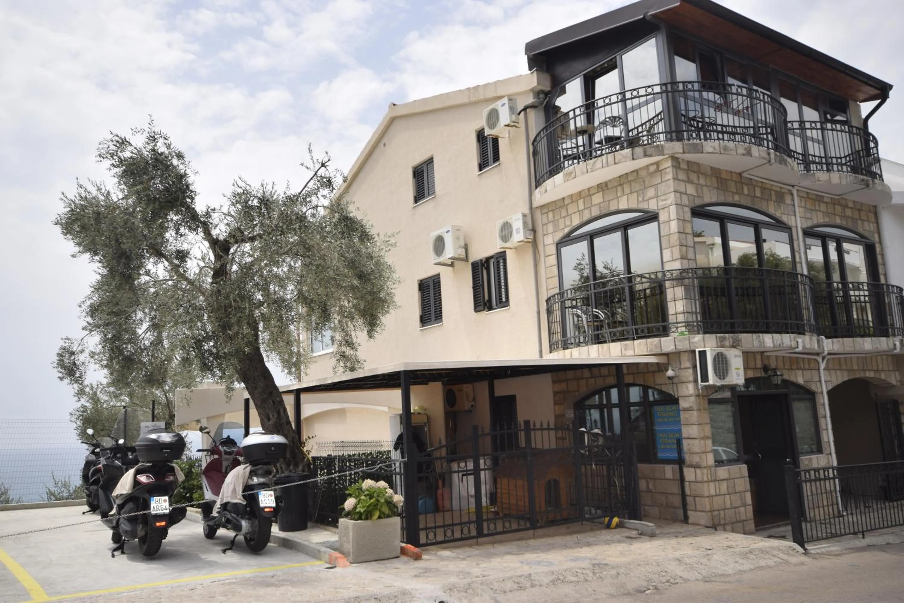 Facade/entrance in Monte Perla Residence