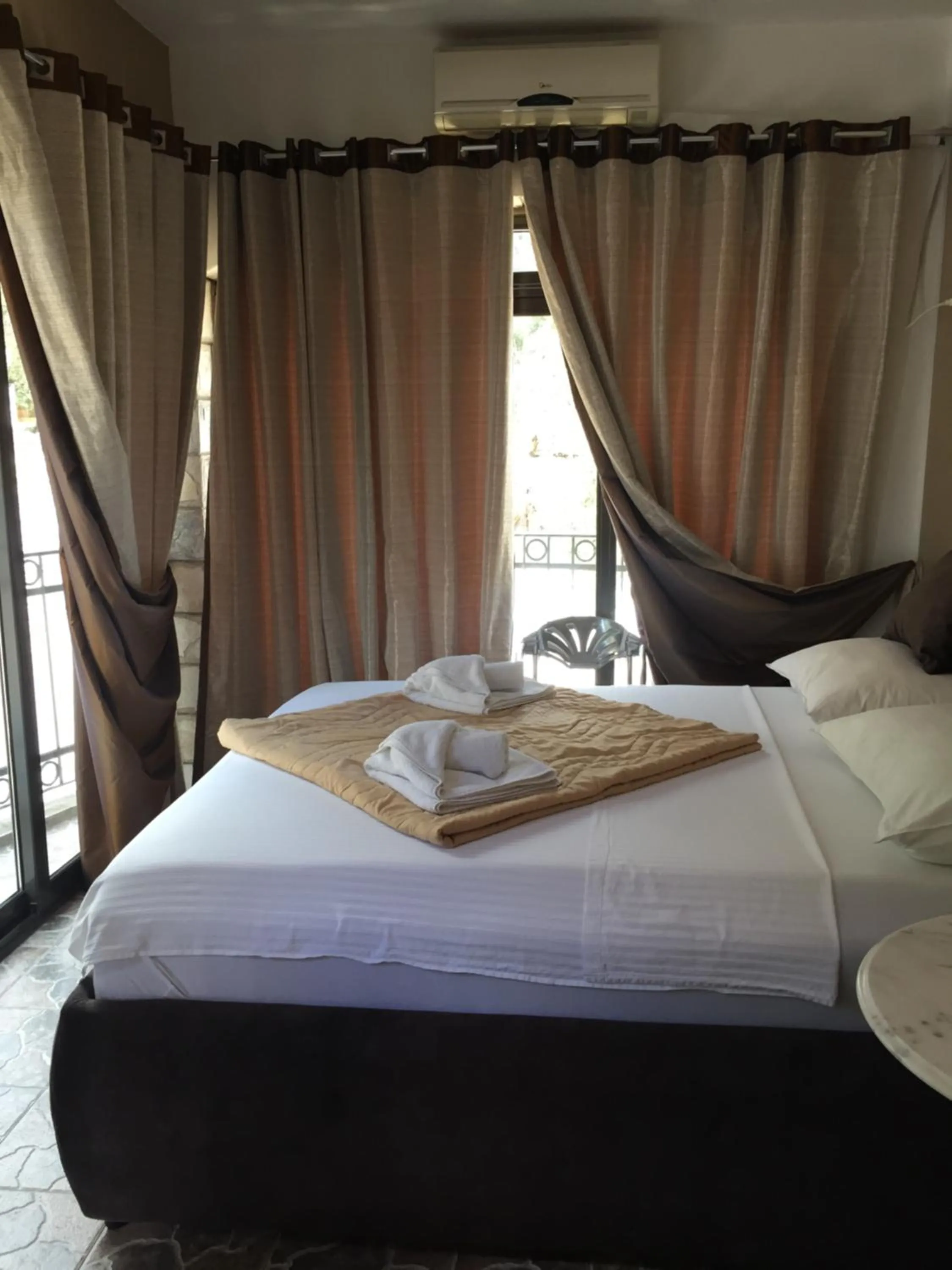 Bed in Monte Perla Residence